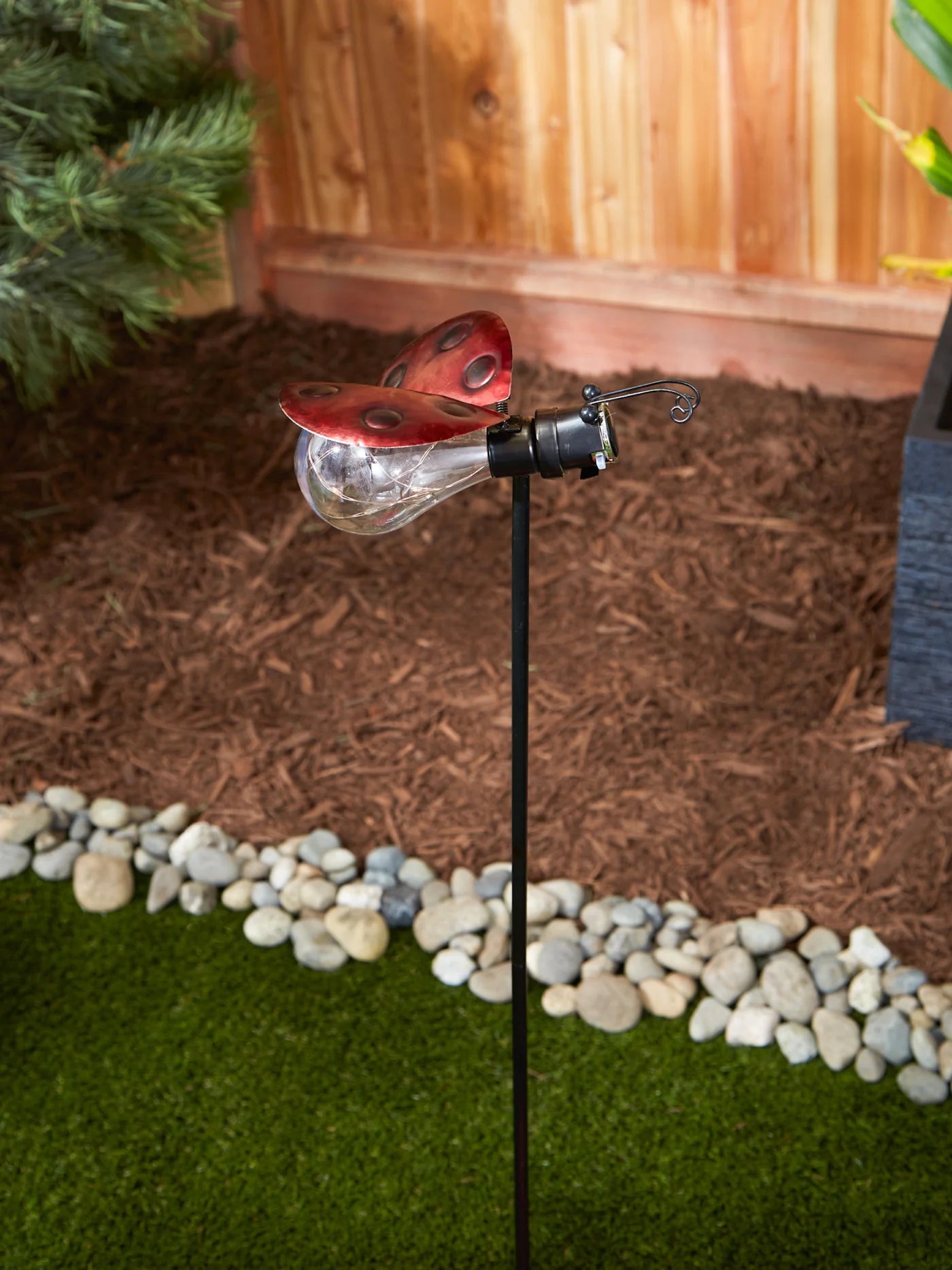 LADYBUG GLOW BUG SOLAR STAKE