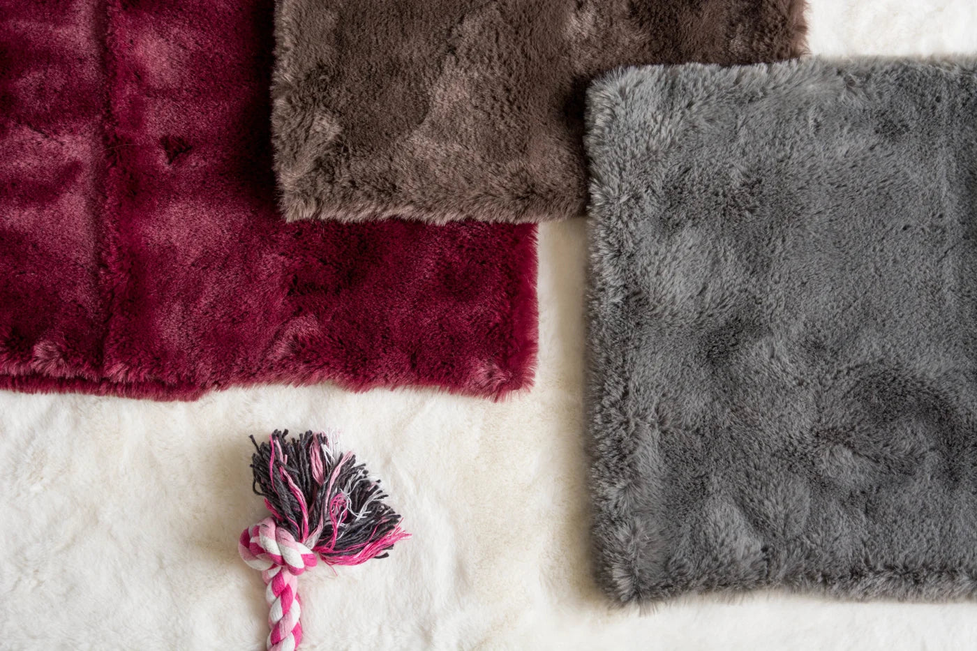 Cage Liner Faux Fur Cranberry Large