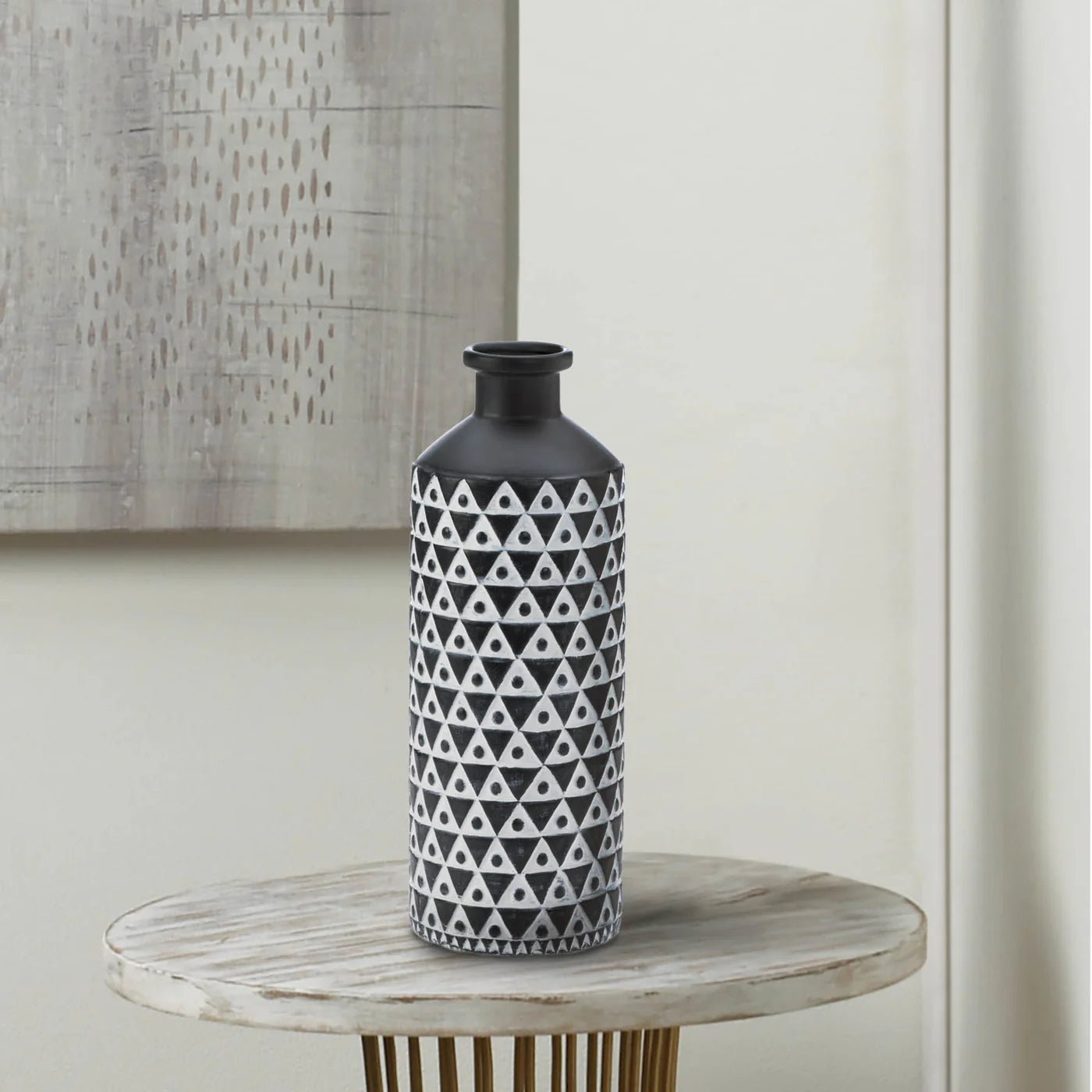 MAZARA BLACK AND WHITE VASE