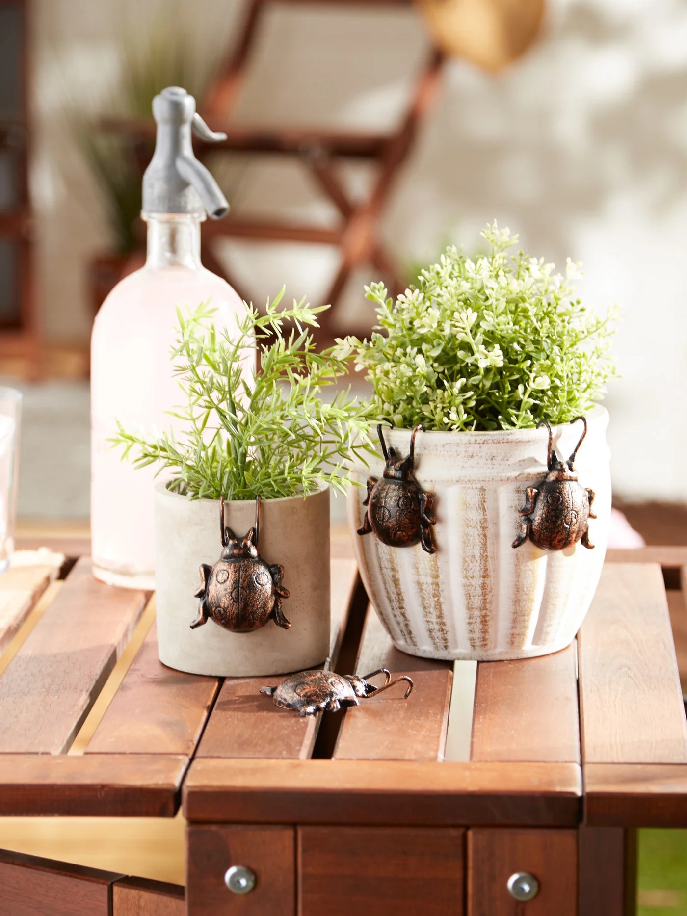 LADYBUG CAST IRON POT HANGER SET OF 4