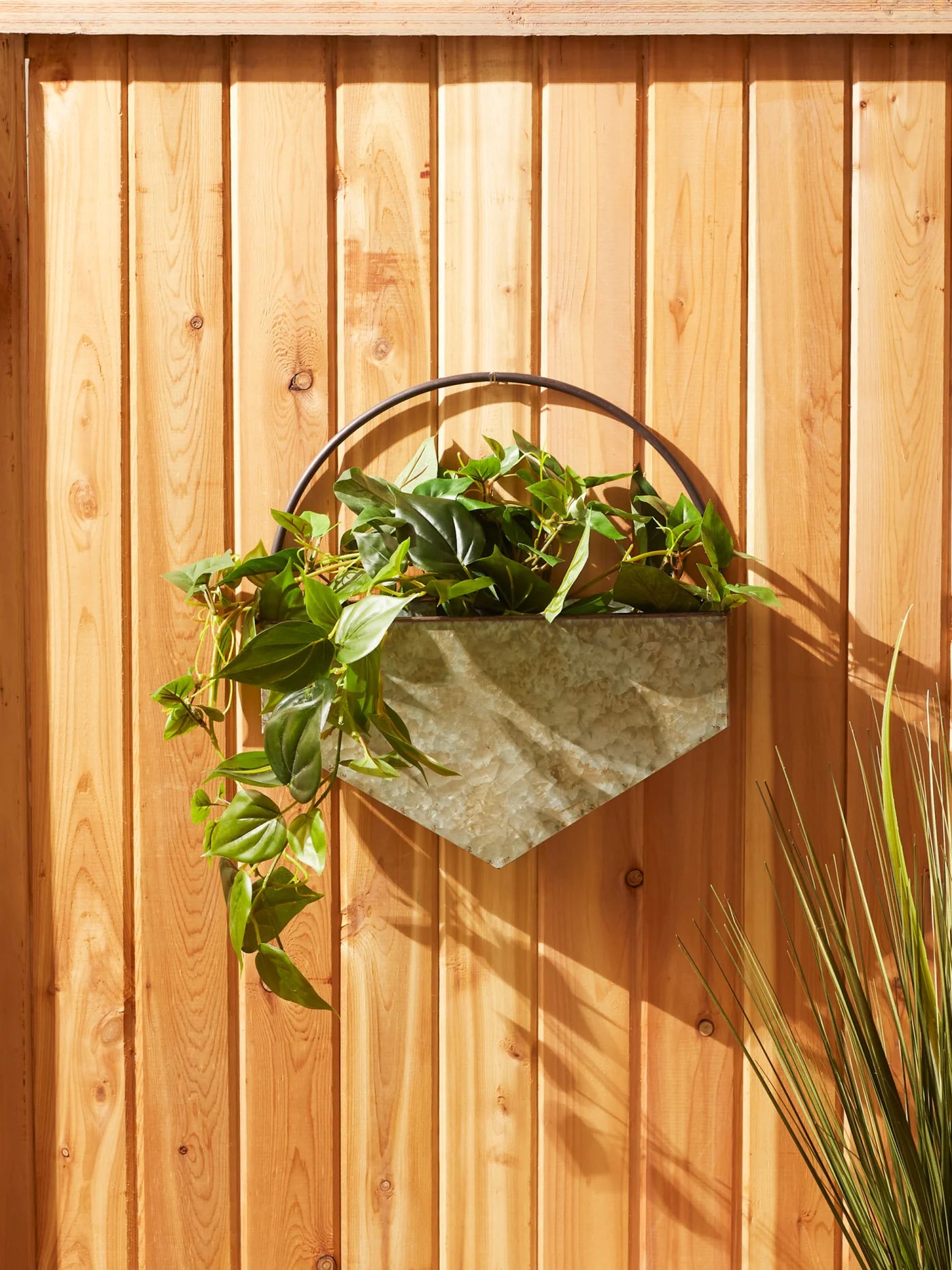 DIAMOND GALVANIZED WALL PLANTER