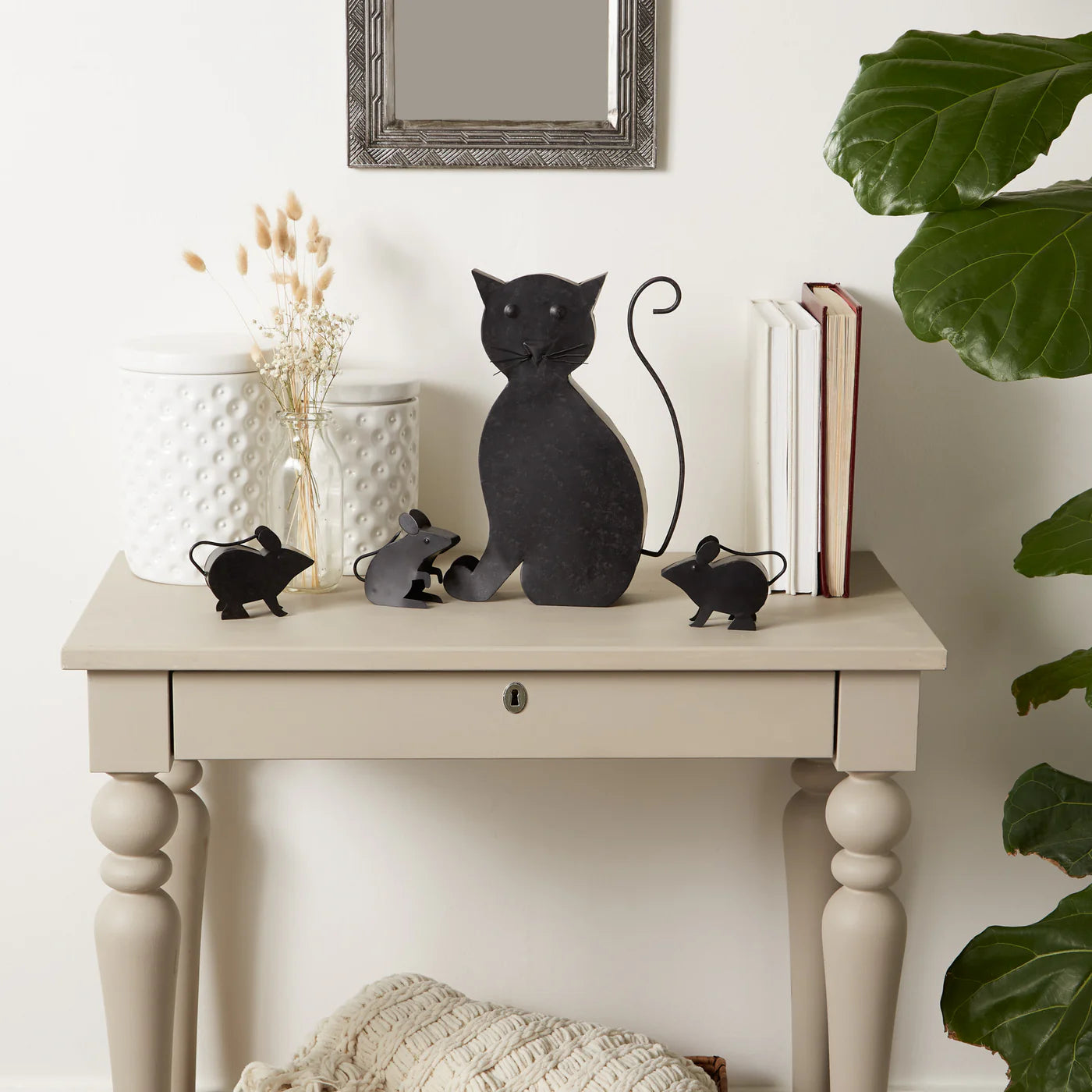 CAT WITH MICE SCULPTURE