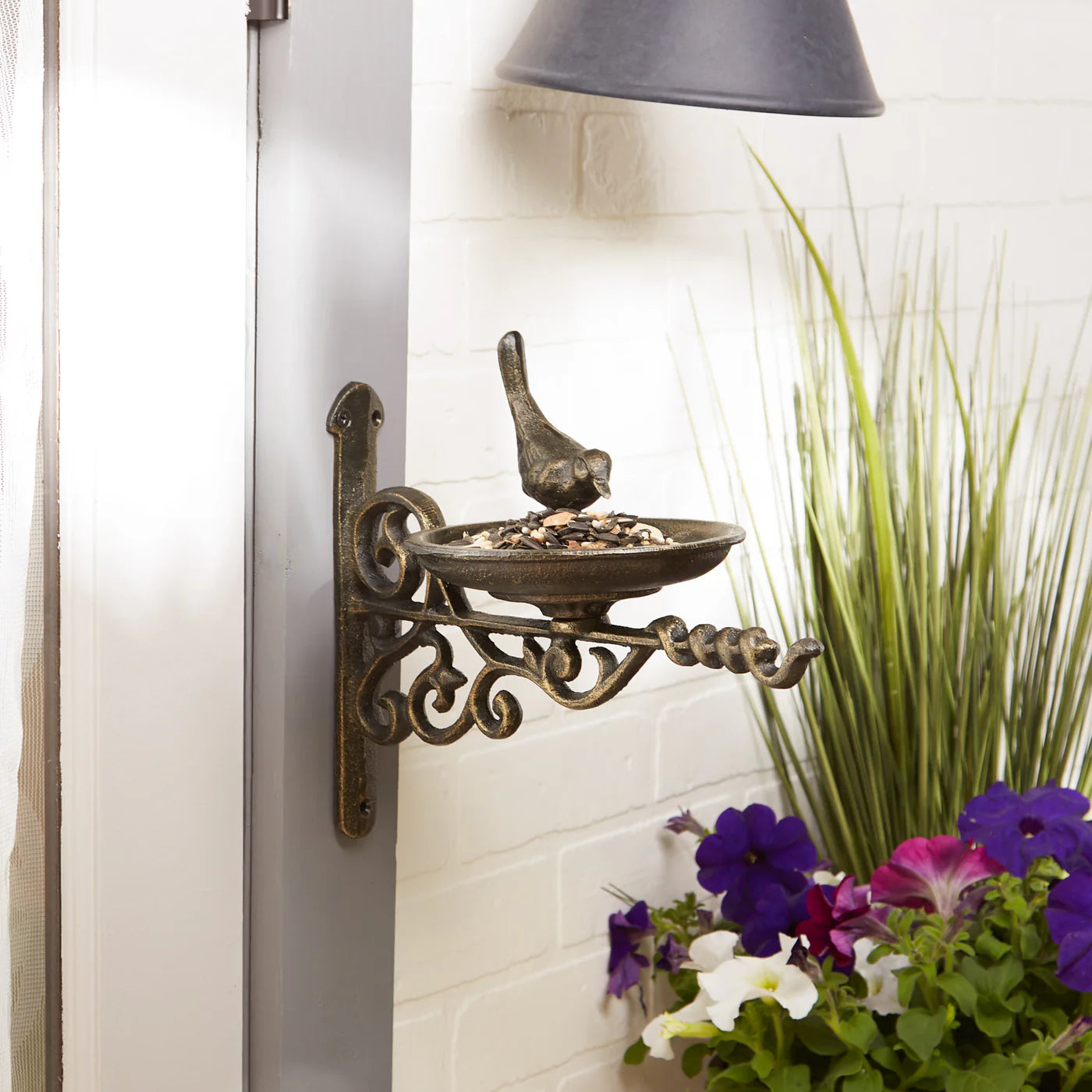WALL MOUNTED ORNATE CAST IRON BIRD FEEDER