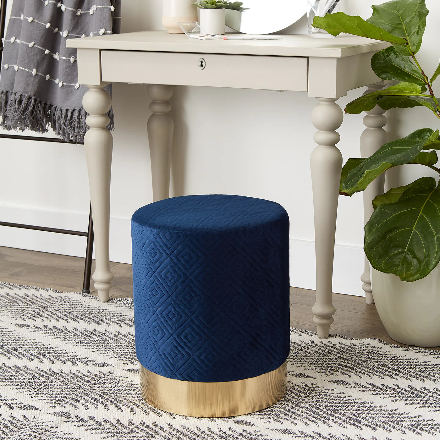 NAVY BLUE VELVET STOOL