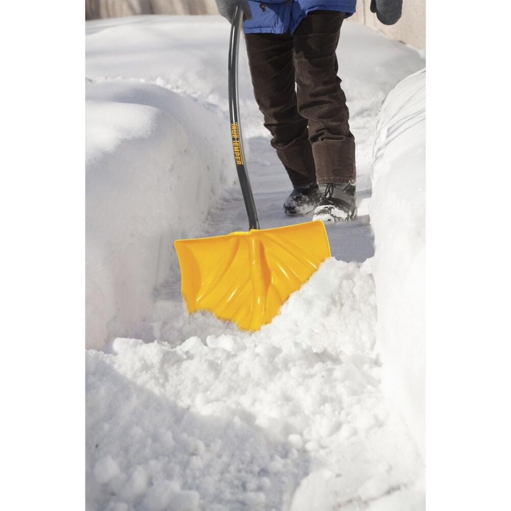 True Temper 1603400 Poly Snow Shovel/Pusher with Ergonomic D-Grip Steel Handle 18 Inch