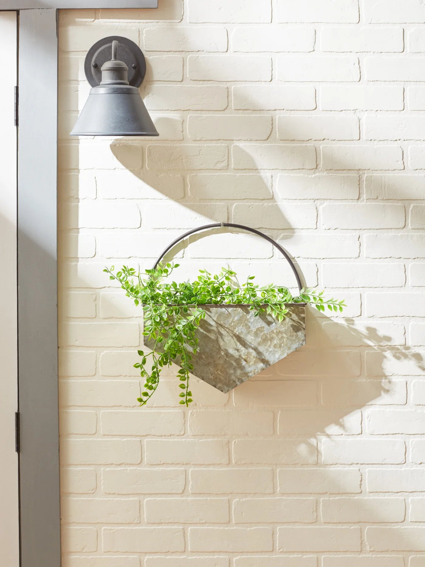 DIAMOND GALVANIZED WALL PLANTER