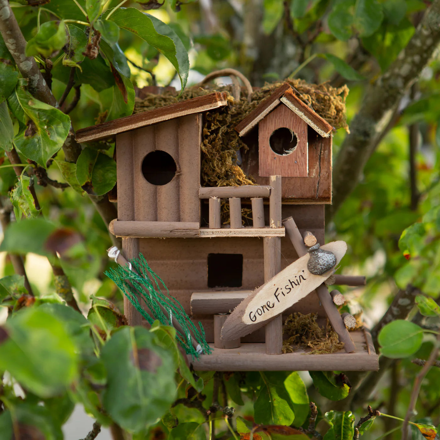 GONE FISHIN’ BIRDHOUSE