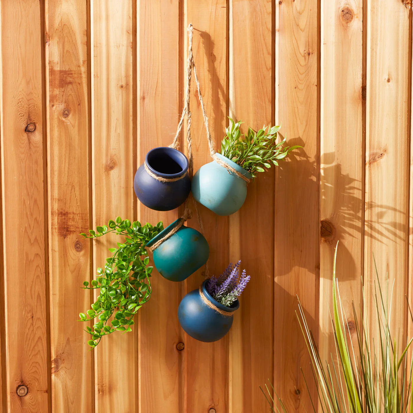 BLUE TONES DANGLING MINI POTS