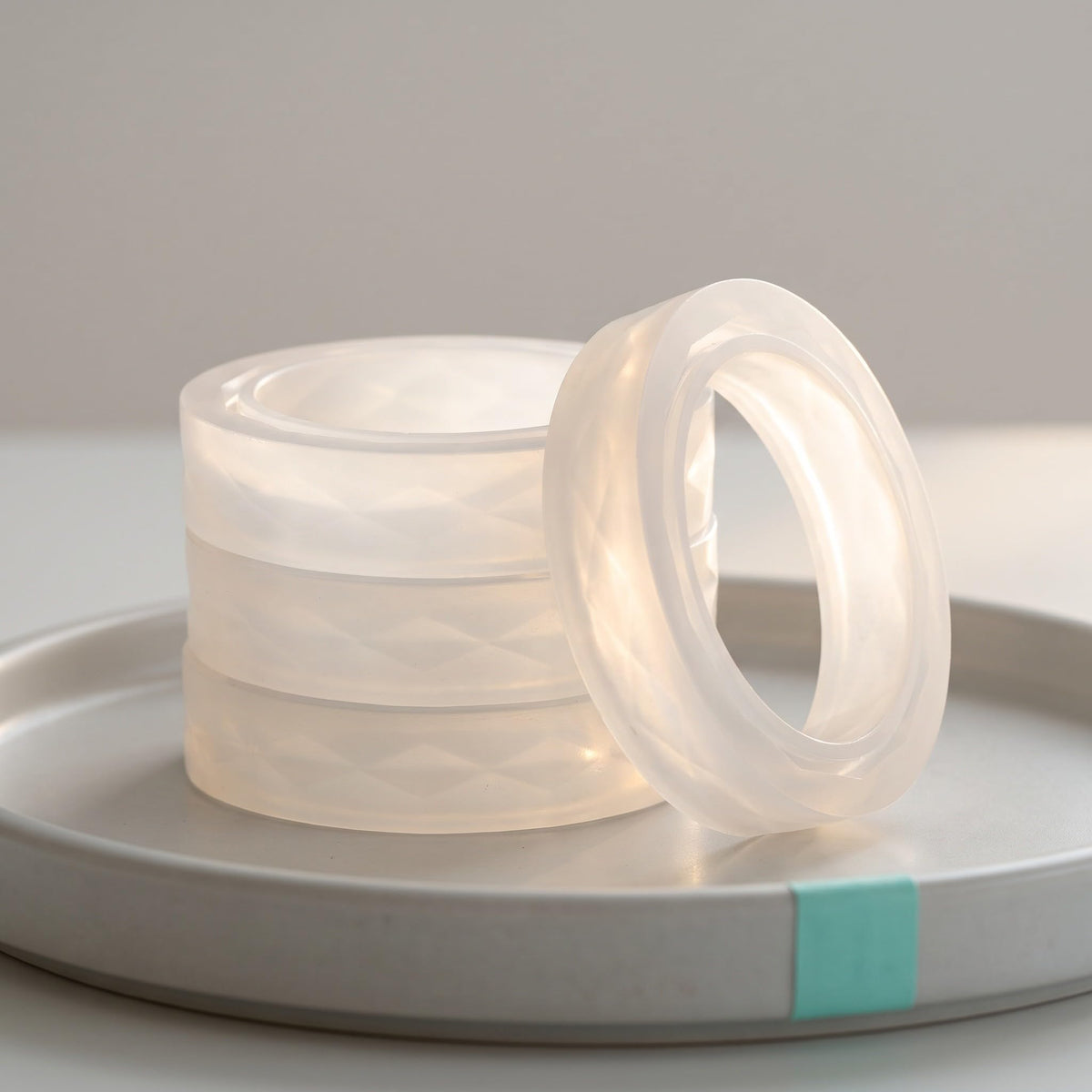 UKCOCO 4pcs Light Bulb Diffuser Ring 62mm, White Aroma Lamp Silicone Ring