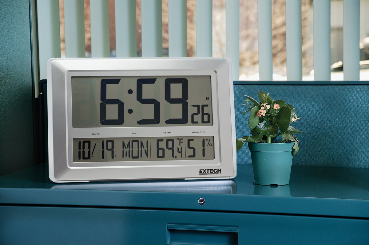 Extech CTH10A Radio-Controlled Wall Clock Hygro-Thermometer