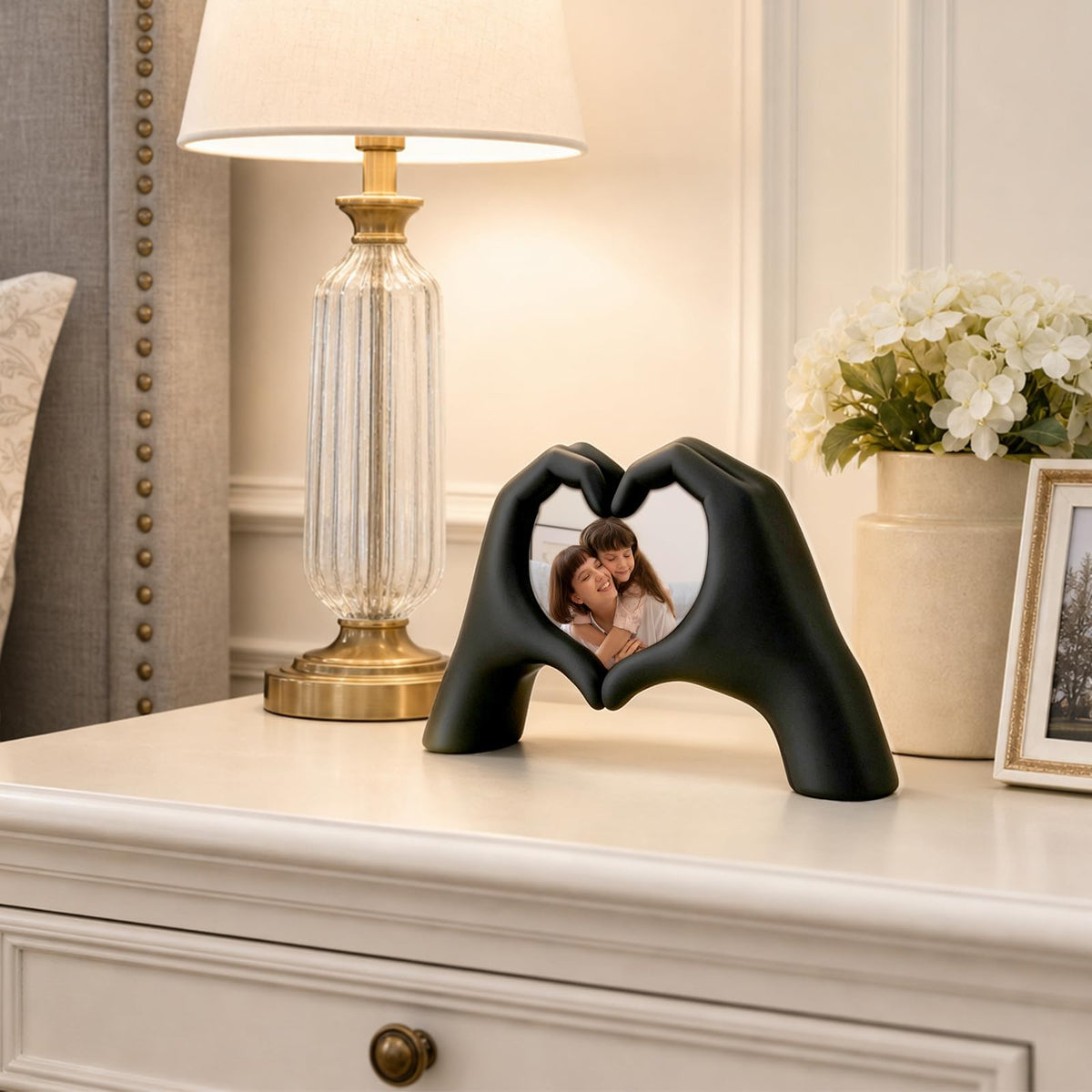 AWAIOY Heart Hand Picture Frame 3x3, Black Resin Love Sculpture Photo Frame