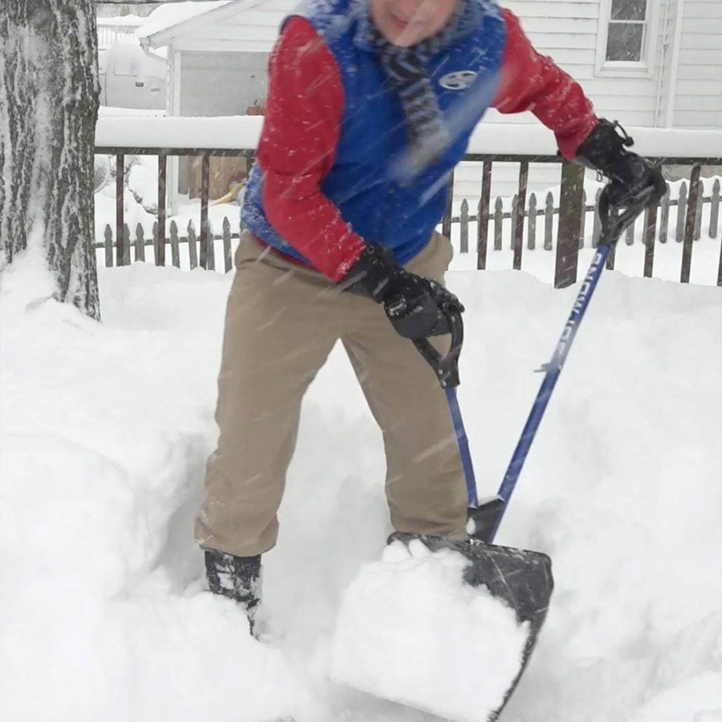 Snow Joe Snow Shovel with 18-Inch Blade and Assist Handle, 3.5 Lbs - Heavy-Duty Lightweight Shoveling Tool for Ice Removal, Shovelution SJ-SHLV01