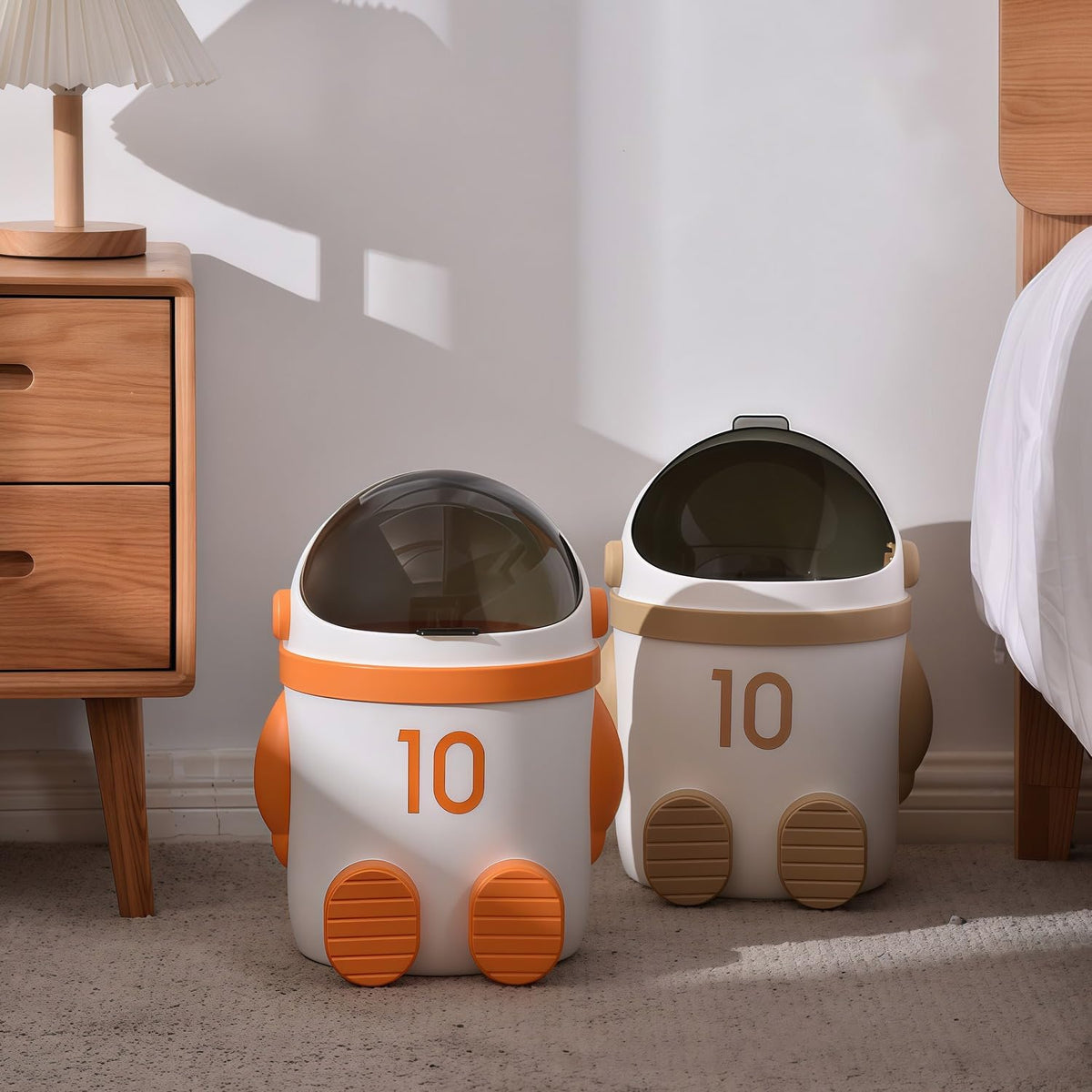 Sylfaen Astronaut Trash Can, 3.3Gal Cute Garbage Can with Swing Lid, Khaki