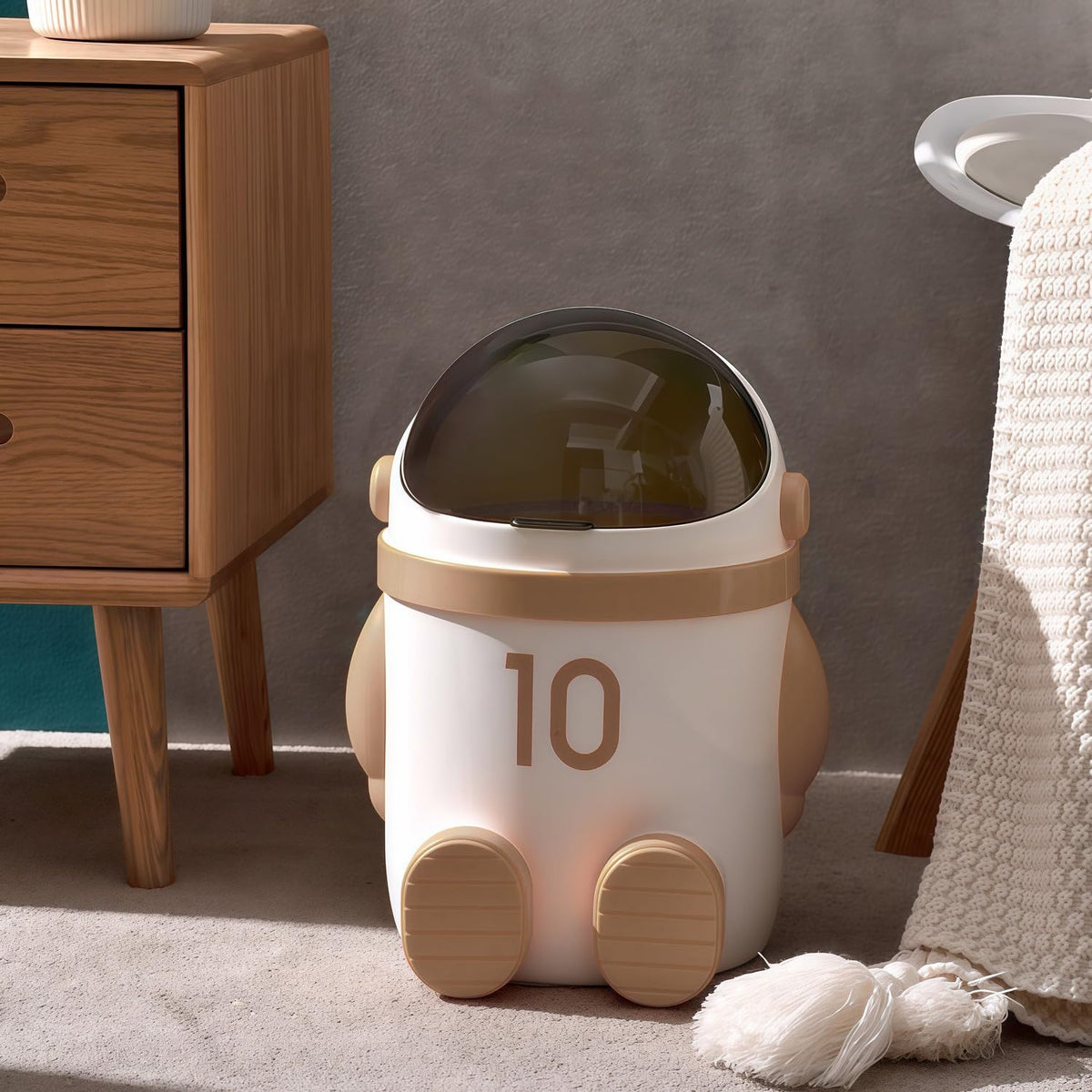 Sylfaen Astronaut Trash Can, 3.3Gal Cute Garbage Can with Swing Lid, Khaki