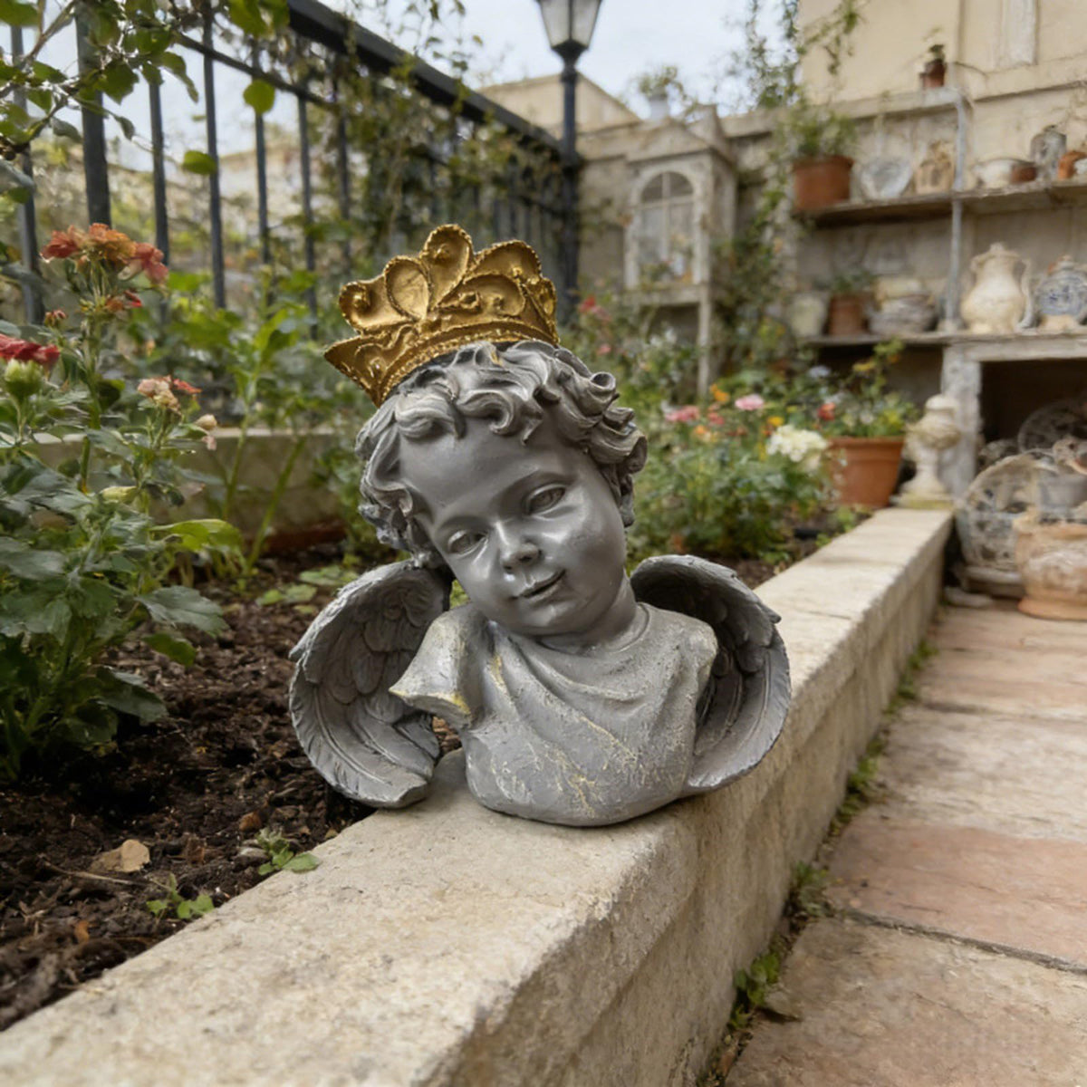 Sisyeuo Decorative Resin Head Statue Figurine with Intricate Crowns Suitable for Garden and Interiors Elegant Spaces Resin Bust Statue