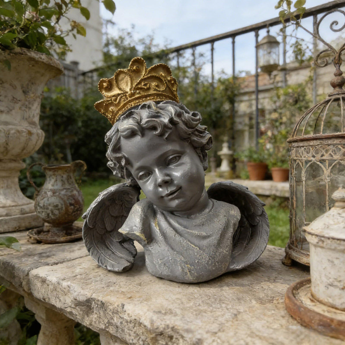 Sisyeuo Decorative Resin Head Statue Figurine with Intricate Crowns Suitable for Garden and Interiors Elegant Spaces Resin Bust Statue
