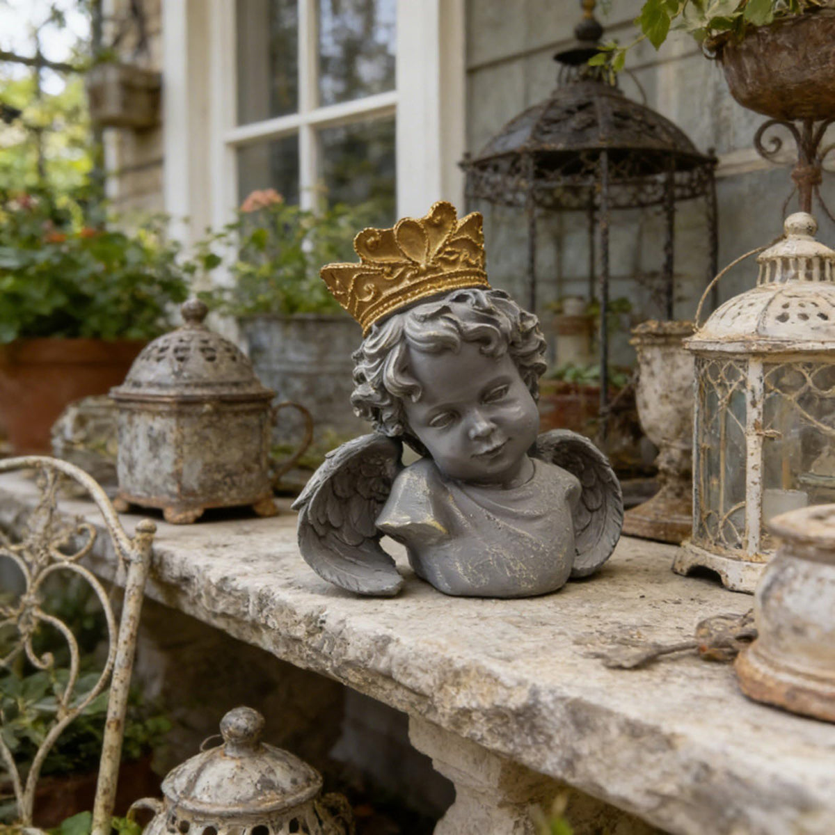 Sisyeuo Decorative Resin Head Statue Figurine with Intricate Crowns Suitable for Garden and Interiors Elegant Spaces Resin Bust Statue