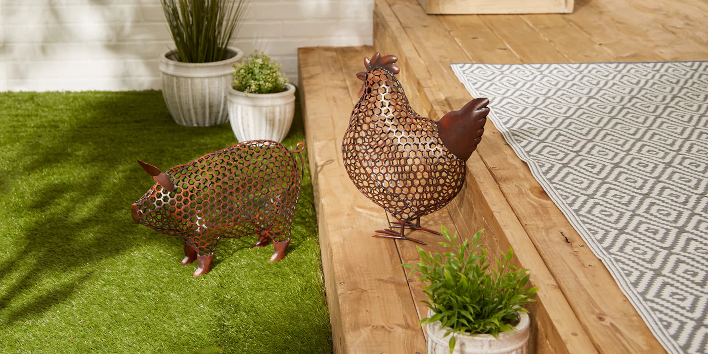 CHICKEN WIRE CHICKEN SCULPTURE