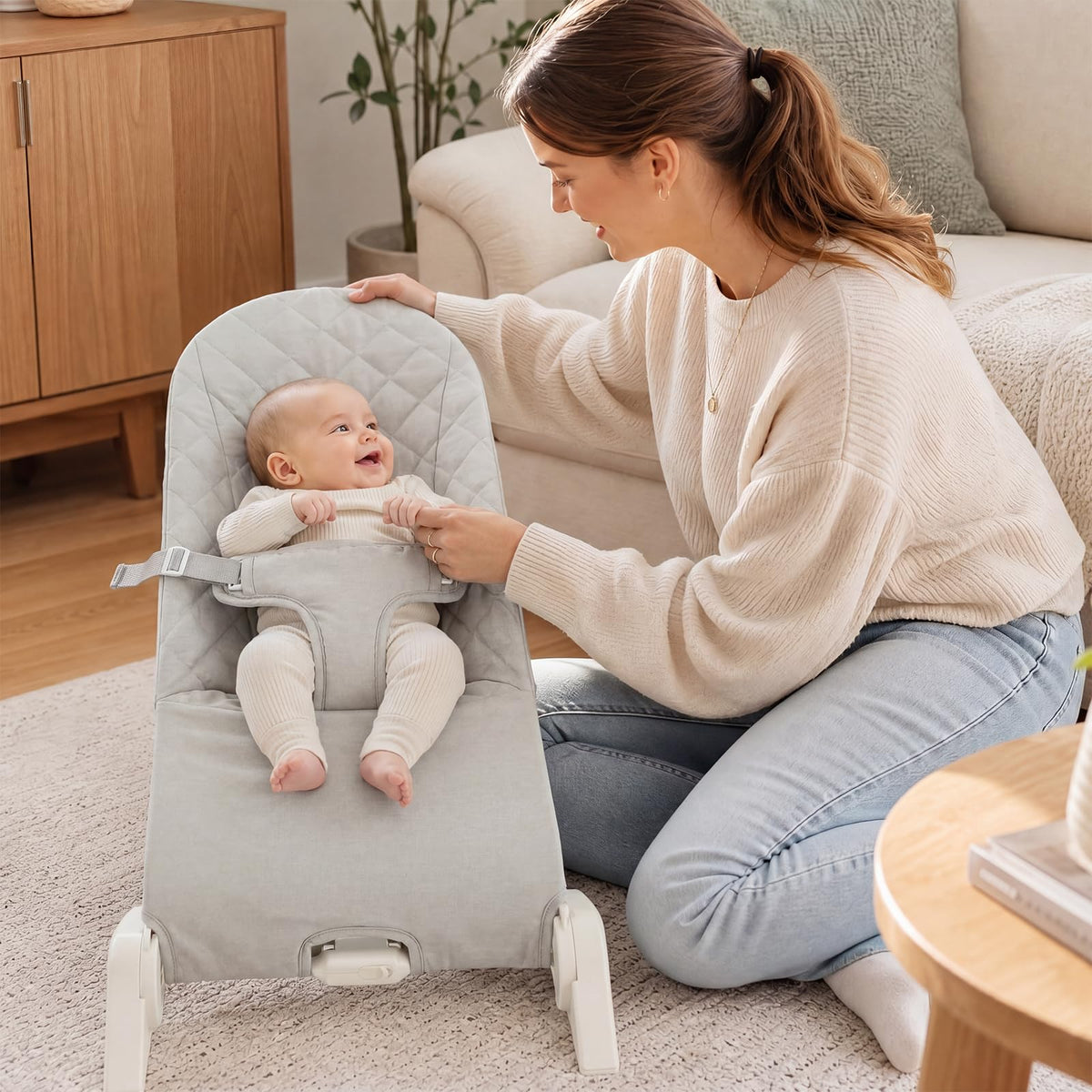 Aptliton Portable Baby Bouncer Seat for Infants 0-12 Months