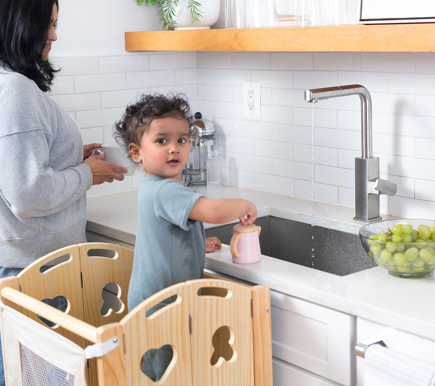 Avenlur Plum - 3 in 1 Foldable Kitchen Tower - Step Stool for Toddlers - Ideal for Kitchen, Living Room, Playroom, and More - with Integrated Chalkboard - Children Kitchen Stool, Natural