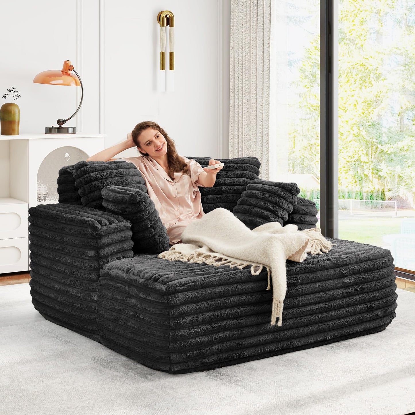 JEEOHEY 56" Oversized Chaise Lounge Chair Indoor,Plush Faux Fur Sleeper Sofa Couch Bed with Pillows&Wide Armrests,Fluffy Comfy Cloud Couch,Compression Foam Couch for Living Room,Bedroom(Black)