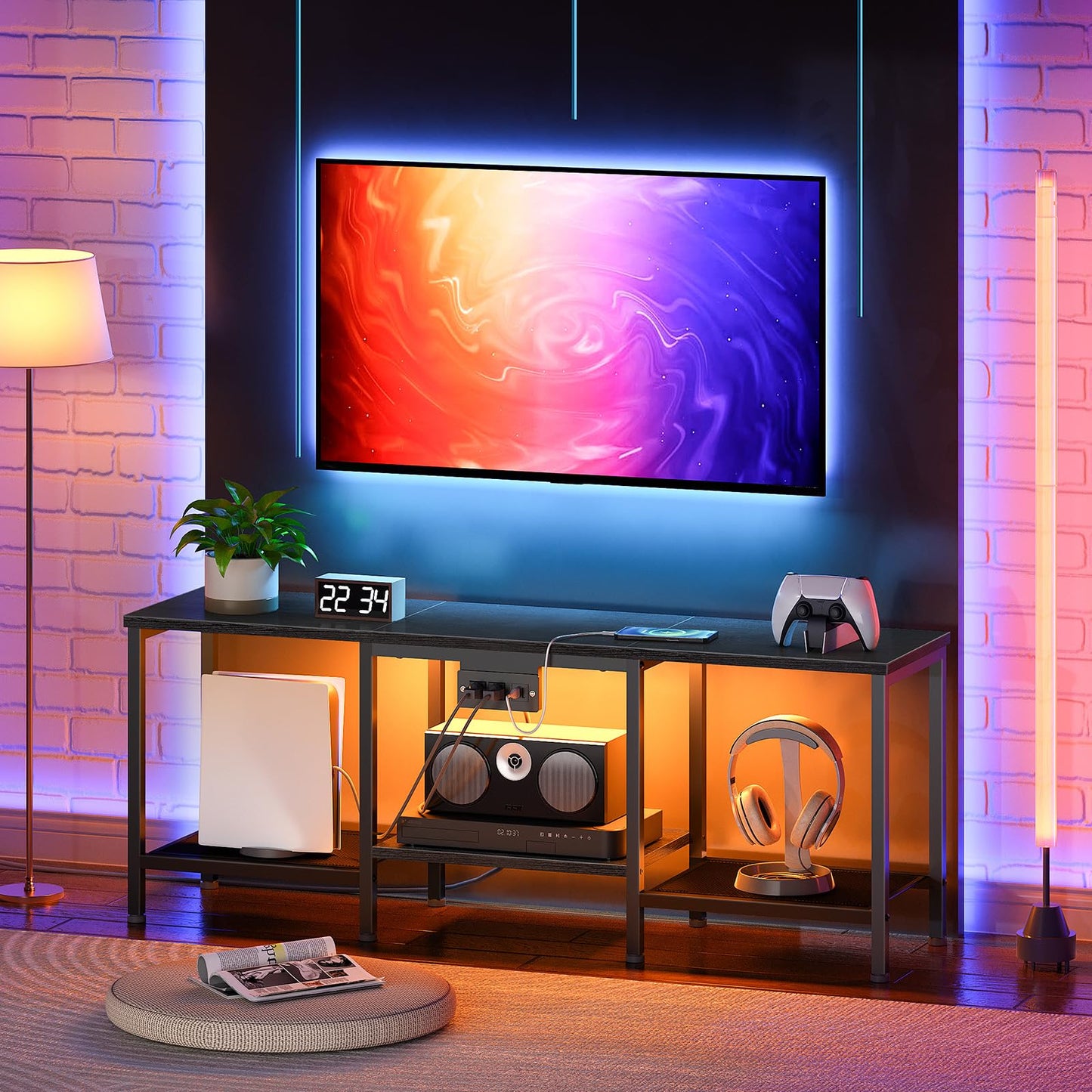 HOOBRO TV Stand with Charging Station to 55 Inches, LED Entertainment Center, Media TV Console Table with Open Storage Shelving for Living Room, Bedroom, Black BB122UDDS01