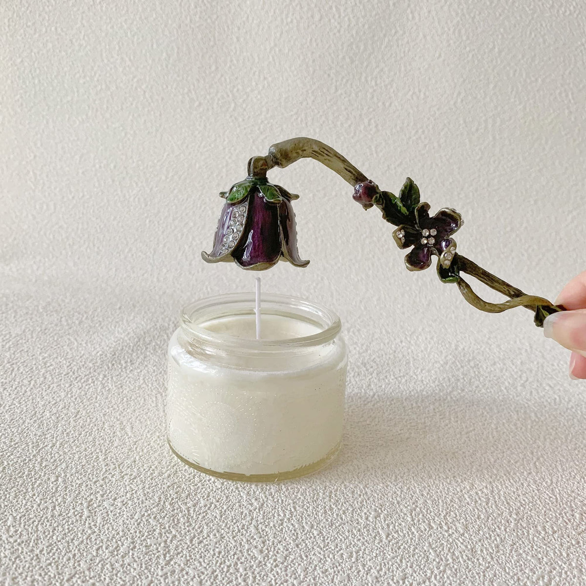 Pasiir Candle Snuffer, Unique Candle Extinguisher Snuffer, Decorative Candle Extinguisher Metal Candle Tool (Purple)
