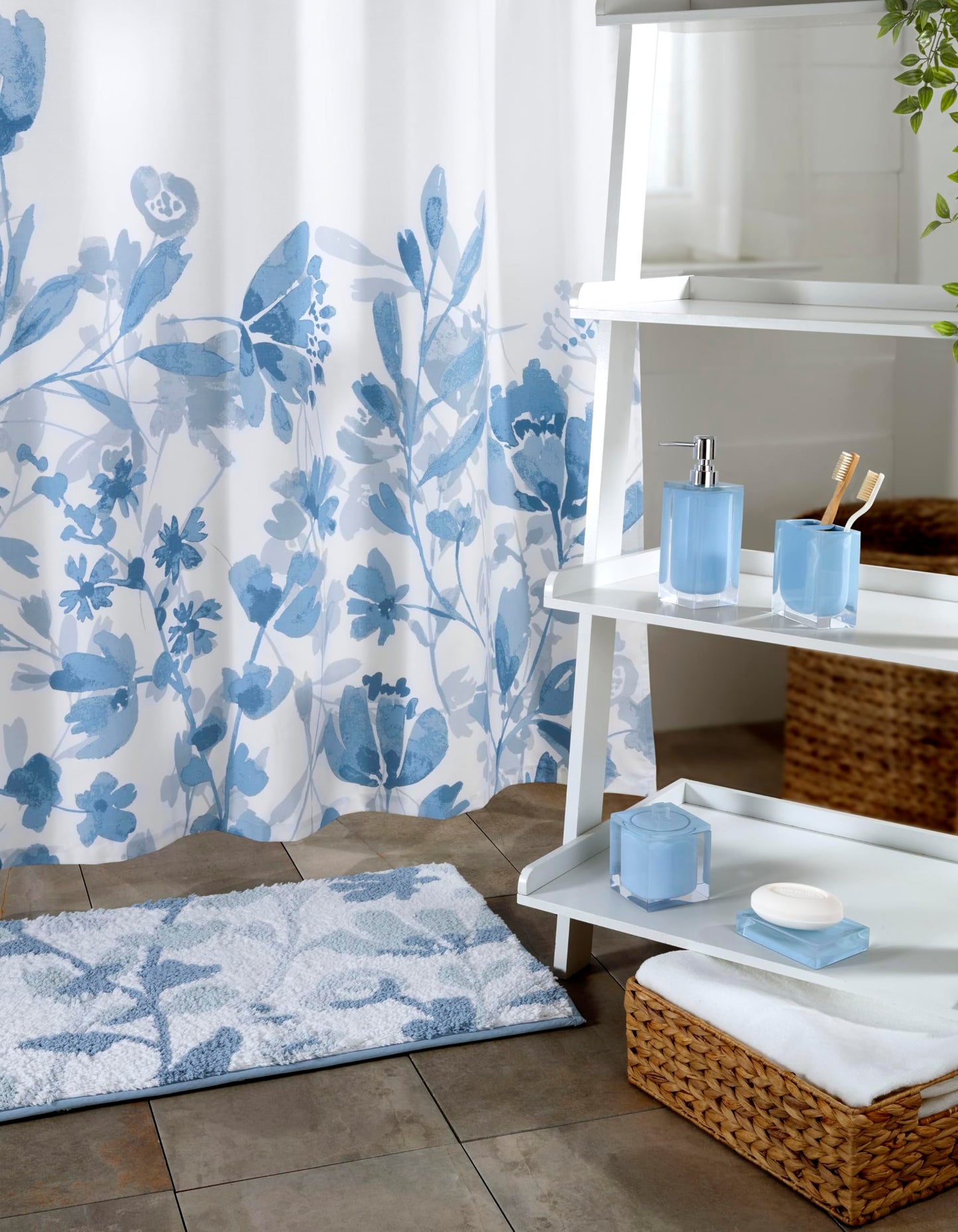 Izod - Fingertip Towels, Soft & Absorbent Cotton, Floral Bathroom Decor, Set of 2 (Mystic Collection, White)