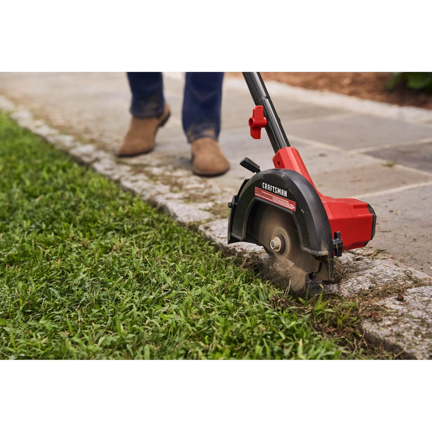 CRAFTSMAN Cordless Edger Lawn Tool, 20V MAX Battery, Charger and Blade Included, Lightweight Lawn Edger, 7.5 in Cutting Width, 1000 Ft of Edging per Charge (CMCED400D1)