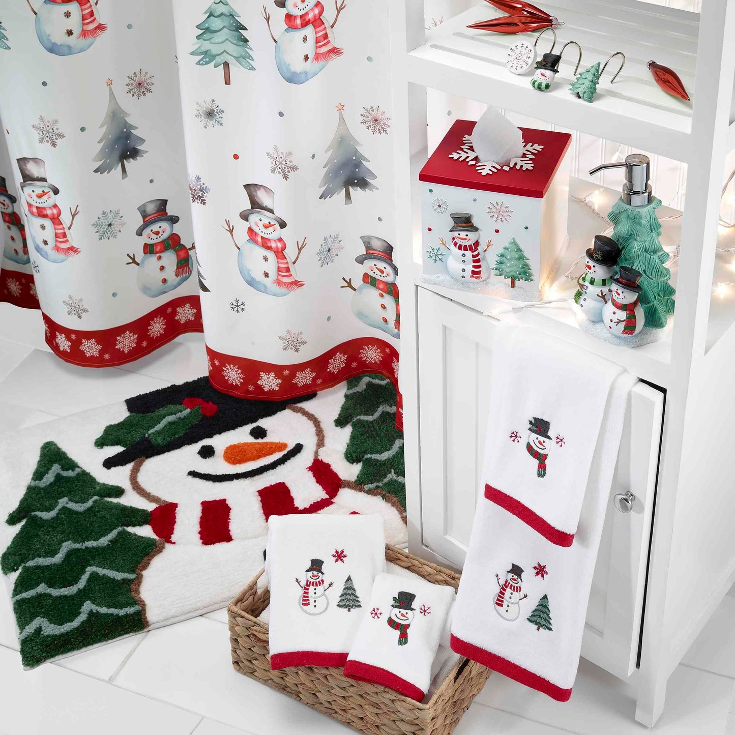 Avanti Linens - Fingertip Towels, Soft & Absorbent, Christmas Decorations, Set of 2 (Winter Snowman Collection)