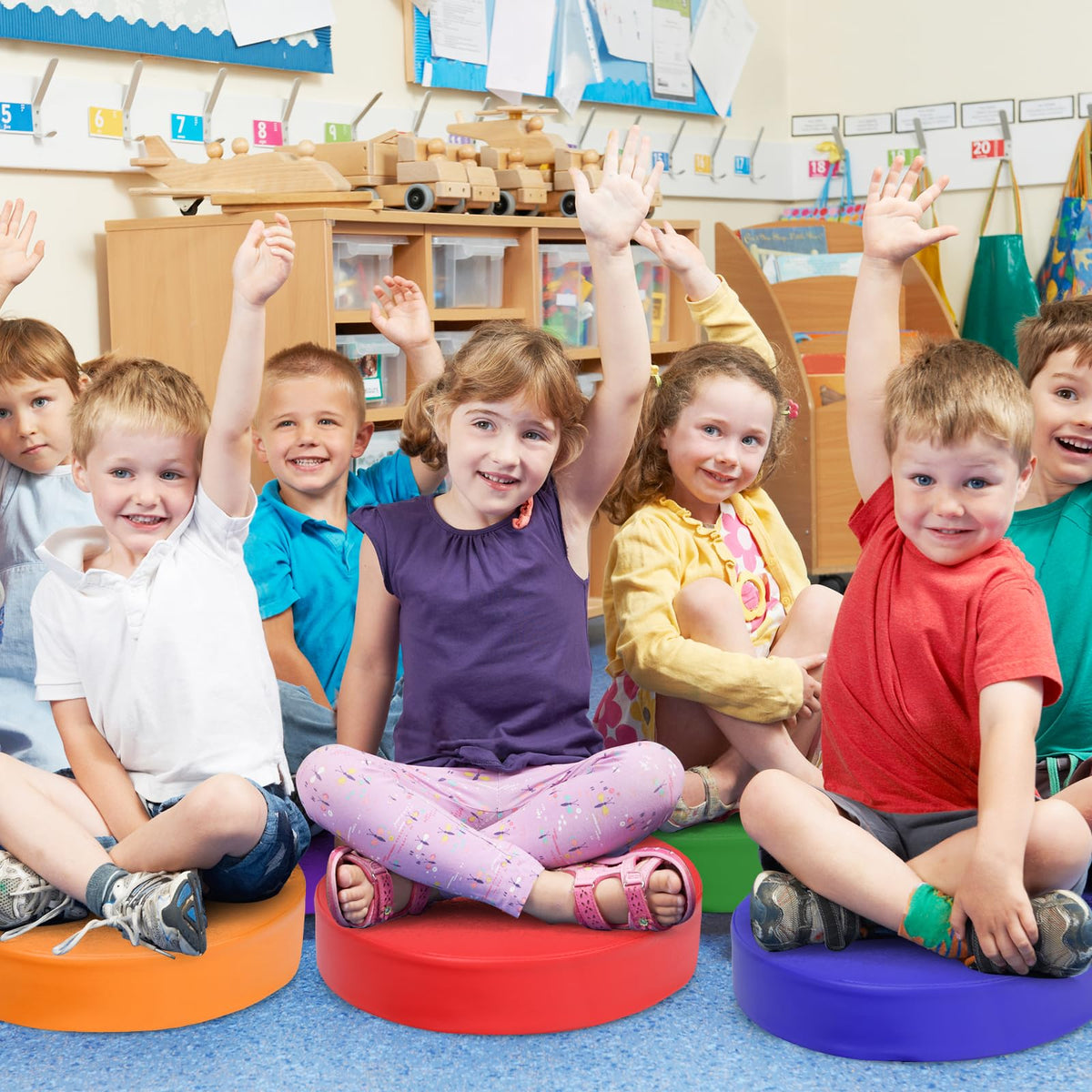 DORTALA 6 PCS Flexible Seating Floor Cushions, PU + EPE Portable Classroom Cushion w/Handles, Stackable Seating Cushions for Classroom, Daycare, Preschool (Rainbow, Round)