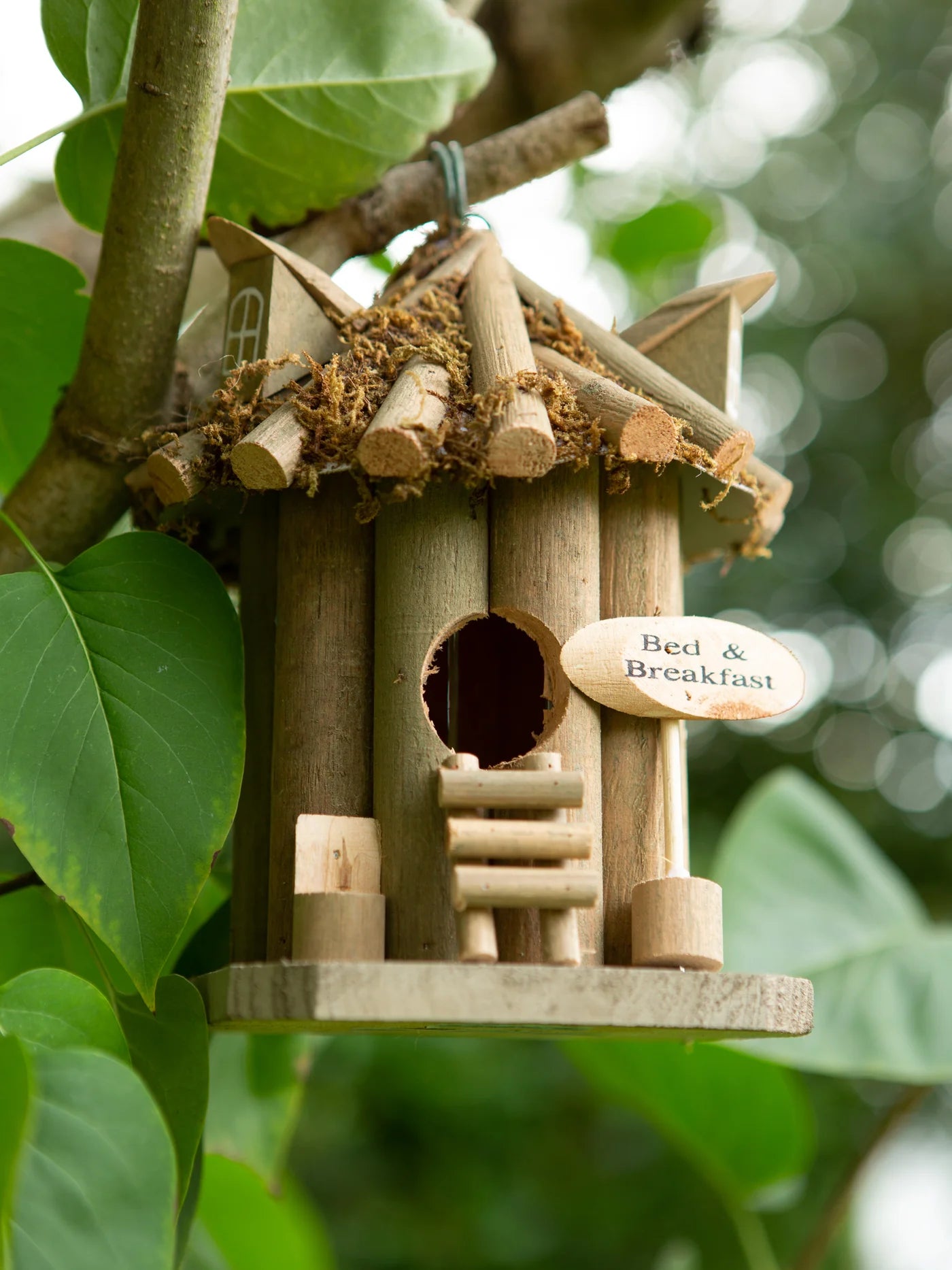 BED AND BREAKFAST BIRDHOUSE