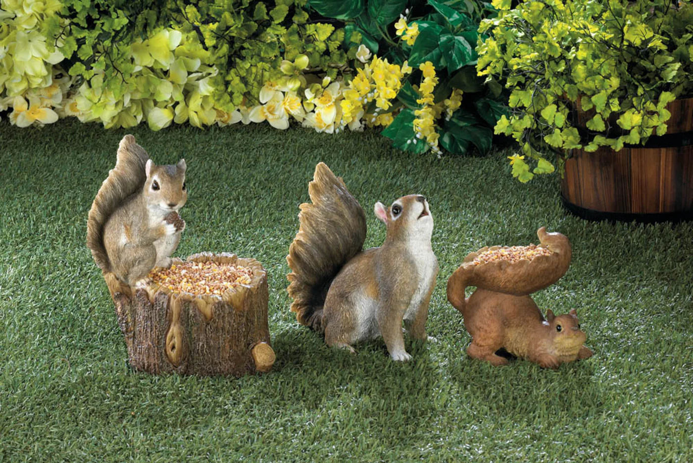 WOODLAND SQUIRREL BIRD FEEDER