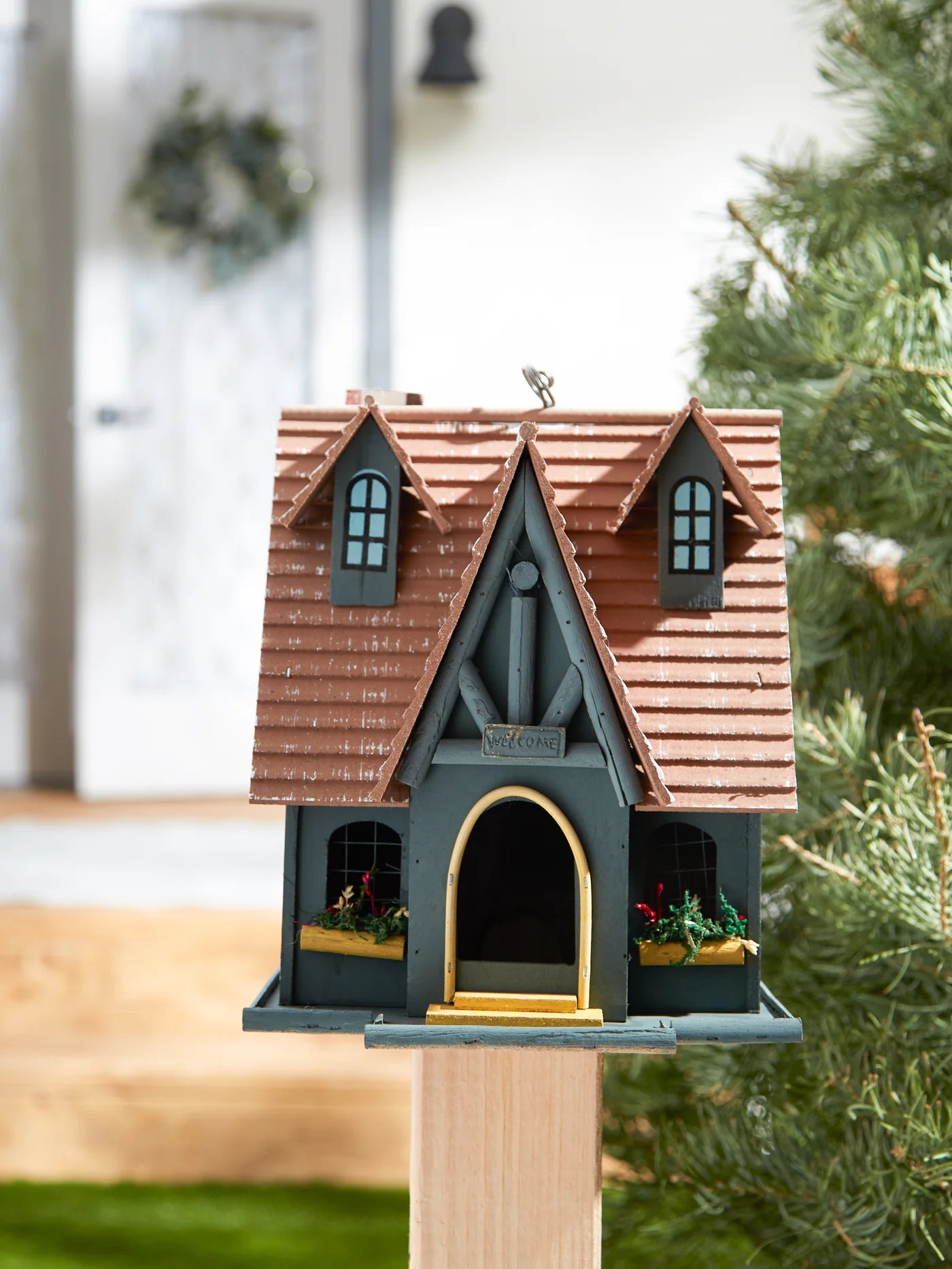 STORYBOOK COTTAGE BIRDHOUSE