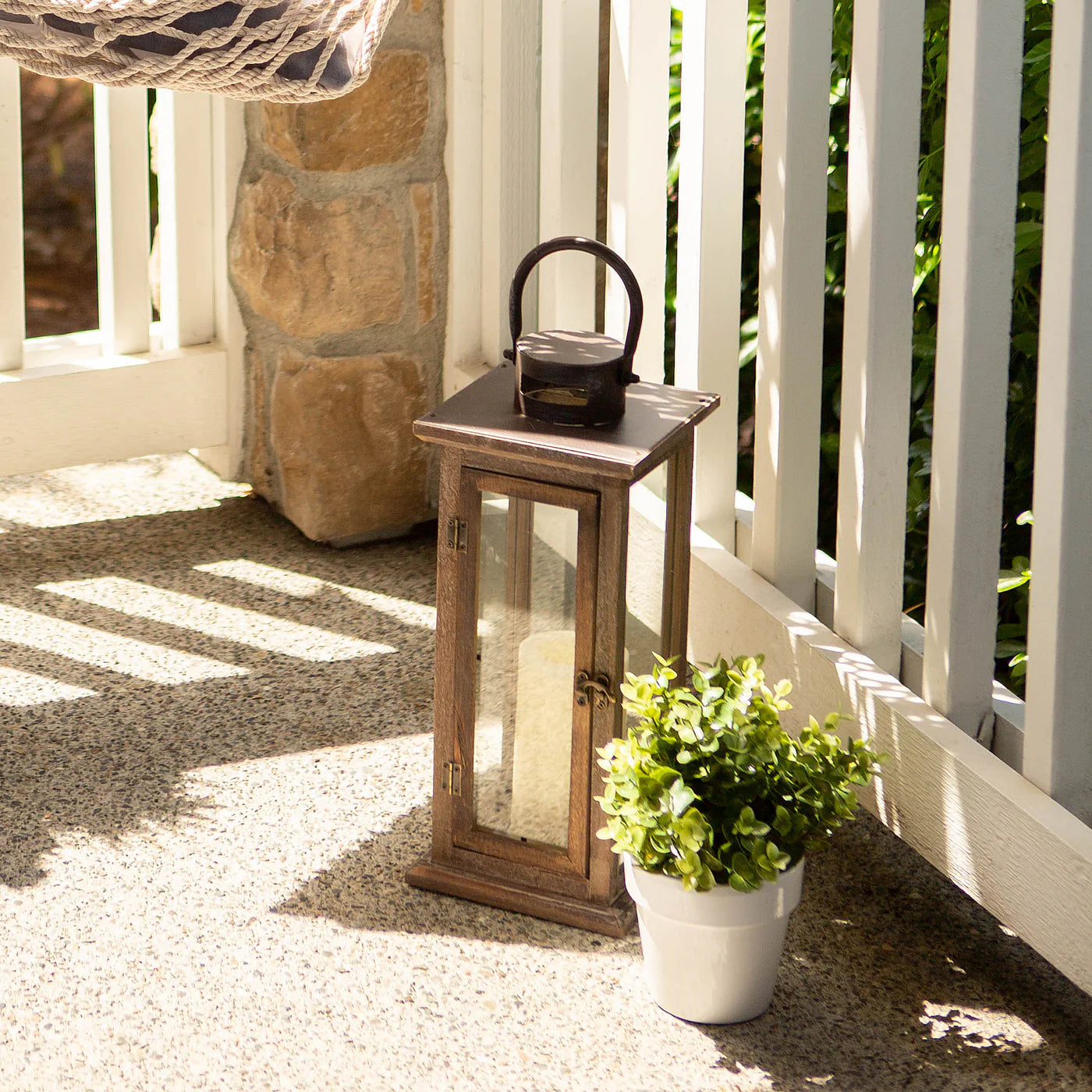 LODGE WOODEN LANTERN