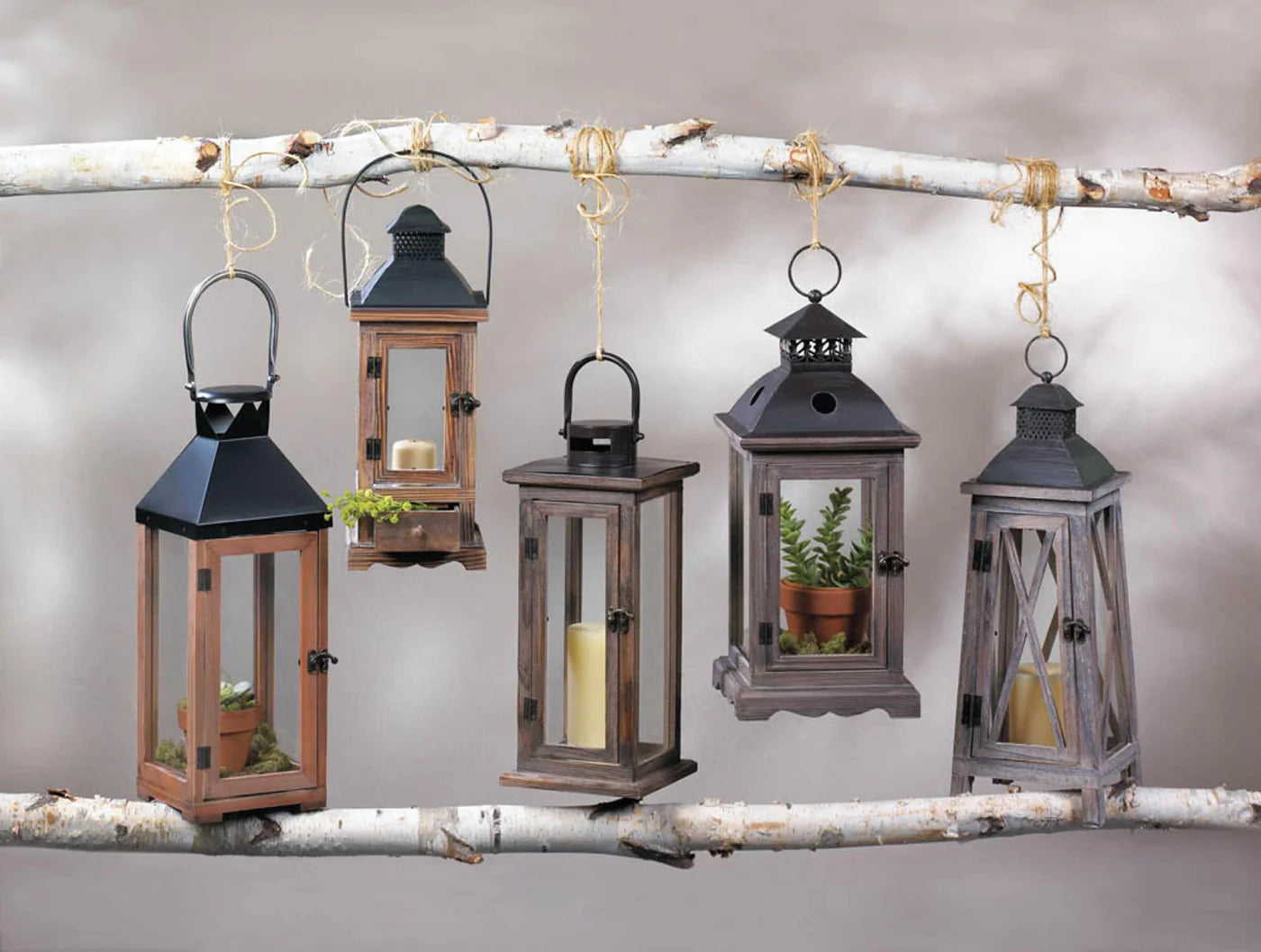 LODGE WOODEN LANTERN
