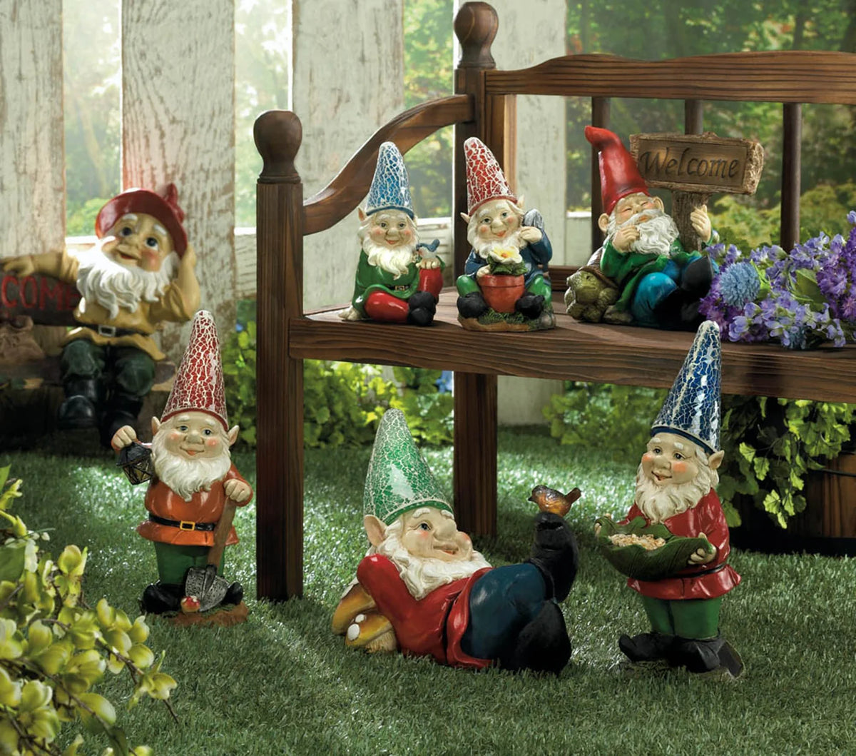 Gardening Gnome Solar Statue