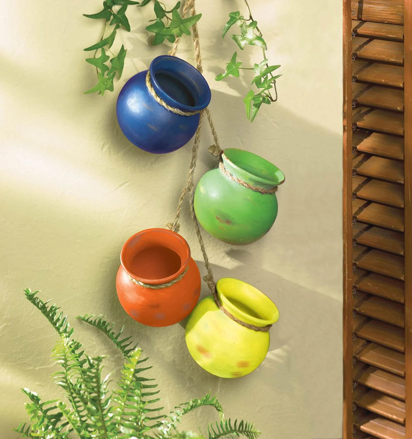FIESTA DANGLING POTS