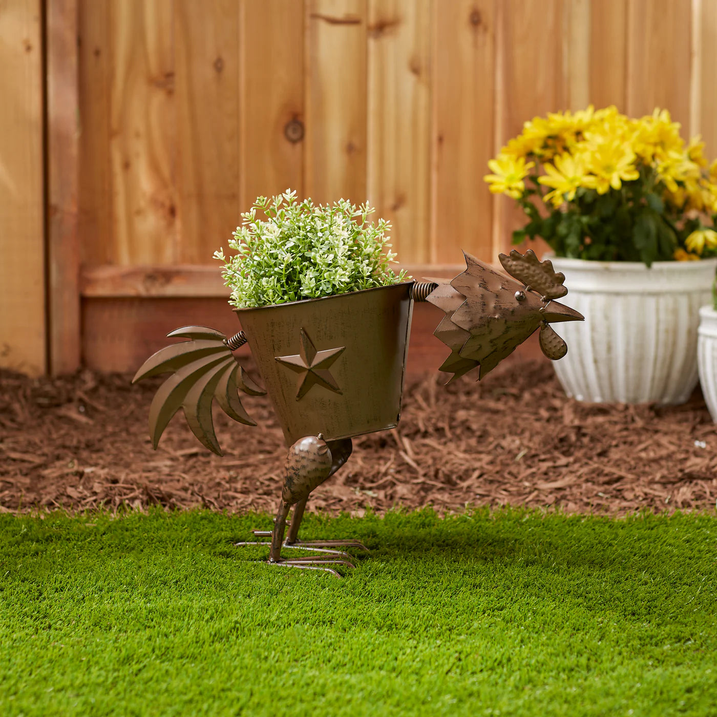 PECKING ROOSTER PLANTER