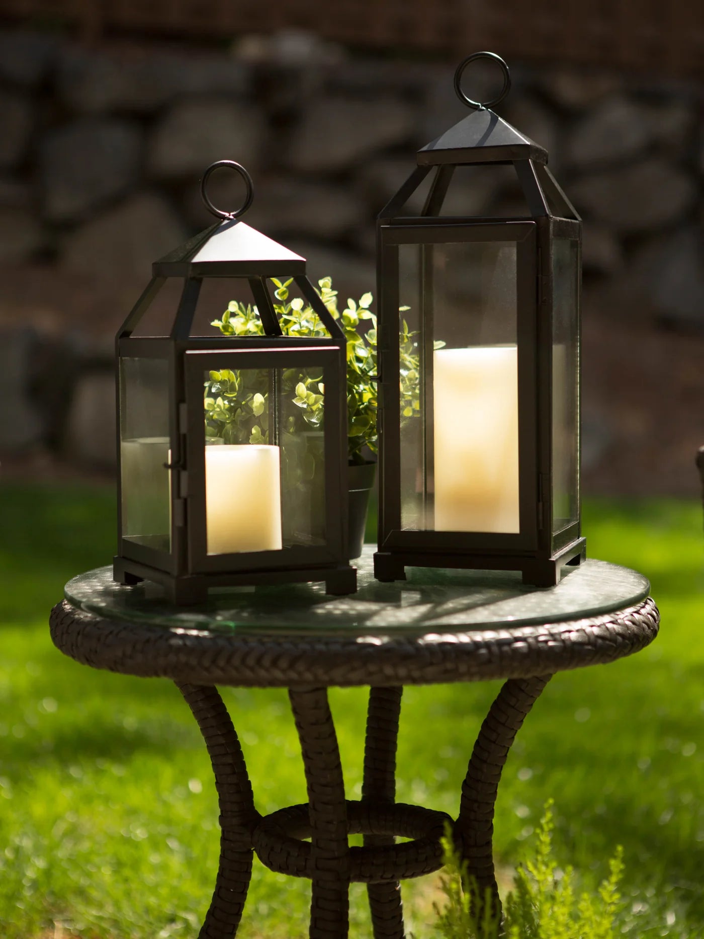 MEDIUM LEAN & SLEEK CANDLE LANTERN