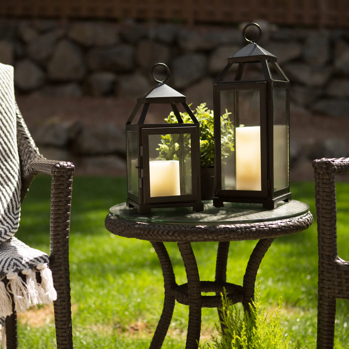 MEDIUM LEAN & SLEEK CANDLE LANTERN