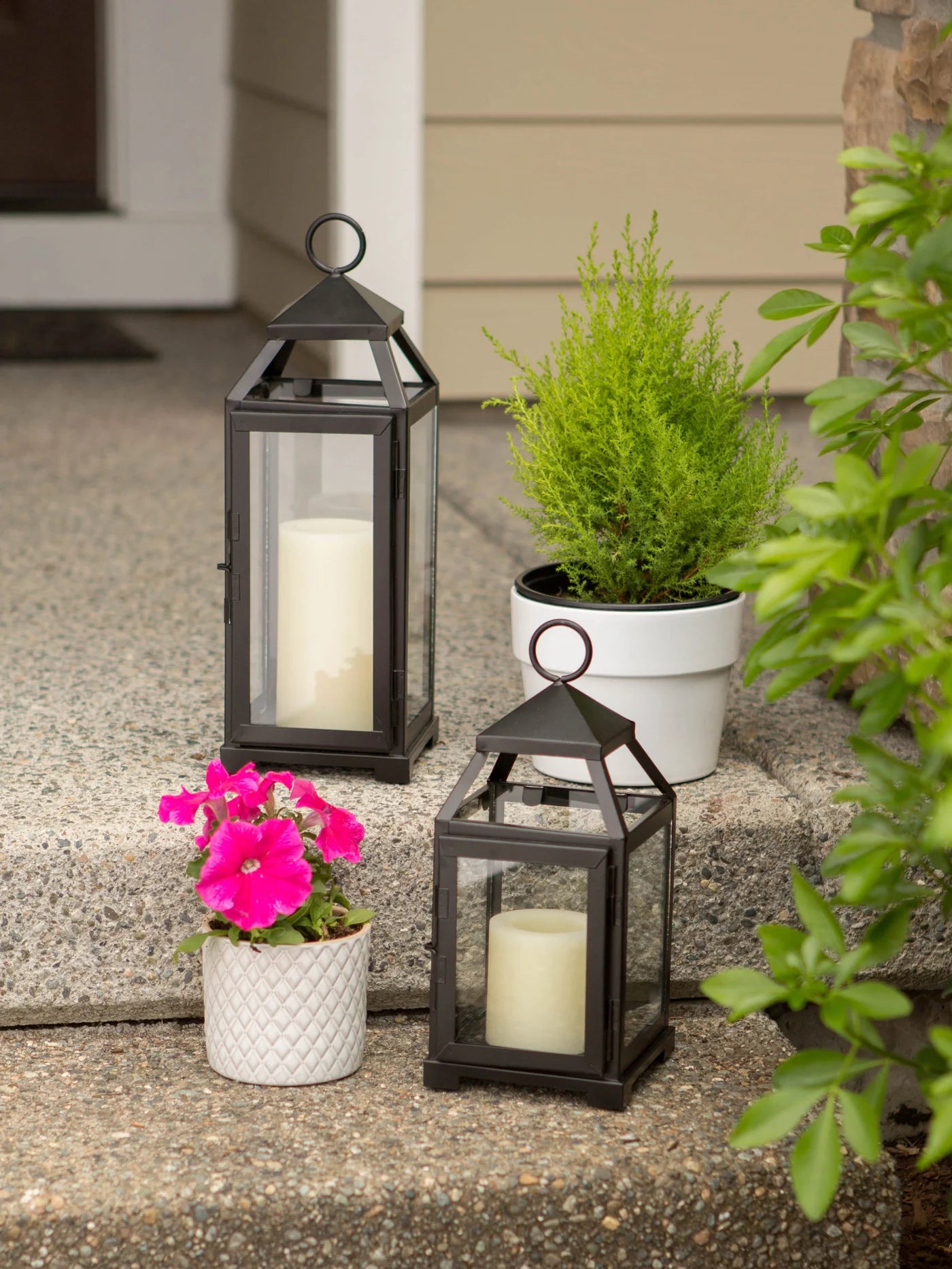 MEDIUM LEAN & SLEEK CANDLE LANTERN