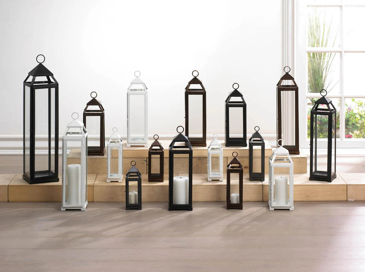 MEDIUM LEAN & SLEEK CANDLE LANTERN