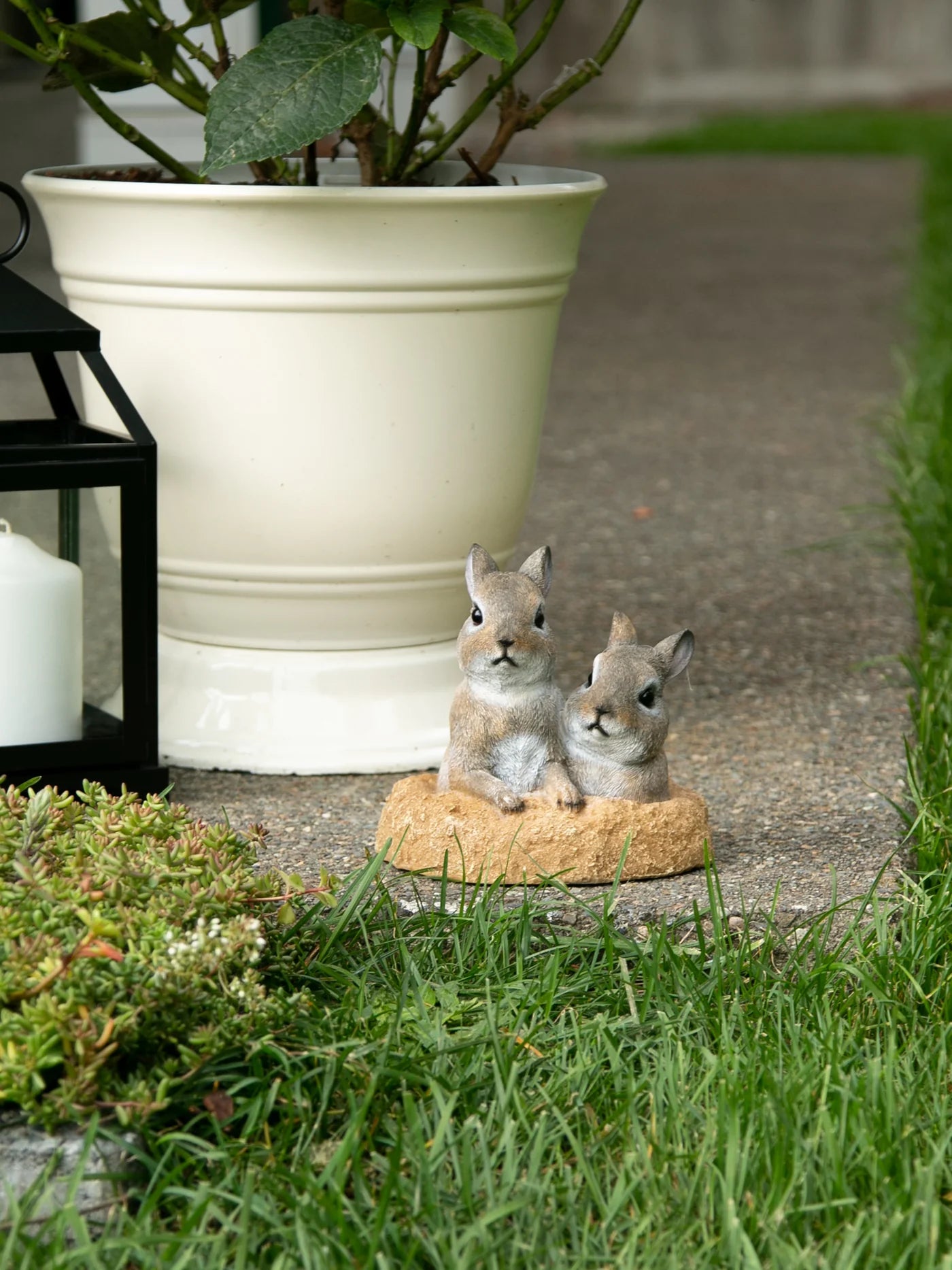 PEEK-A-BOO GARDEN BUNNIES DECOR