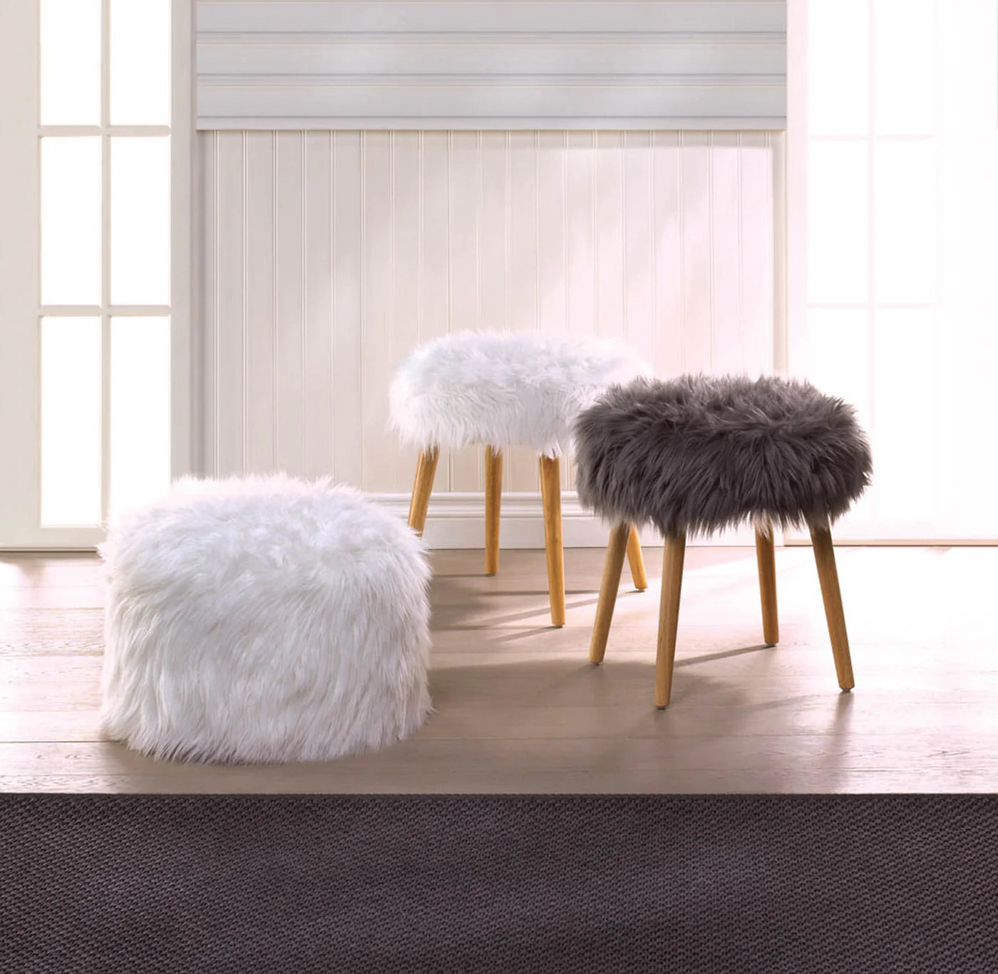 WHITE FAUX FUR STOOL