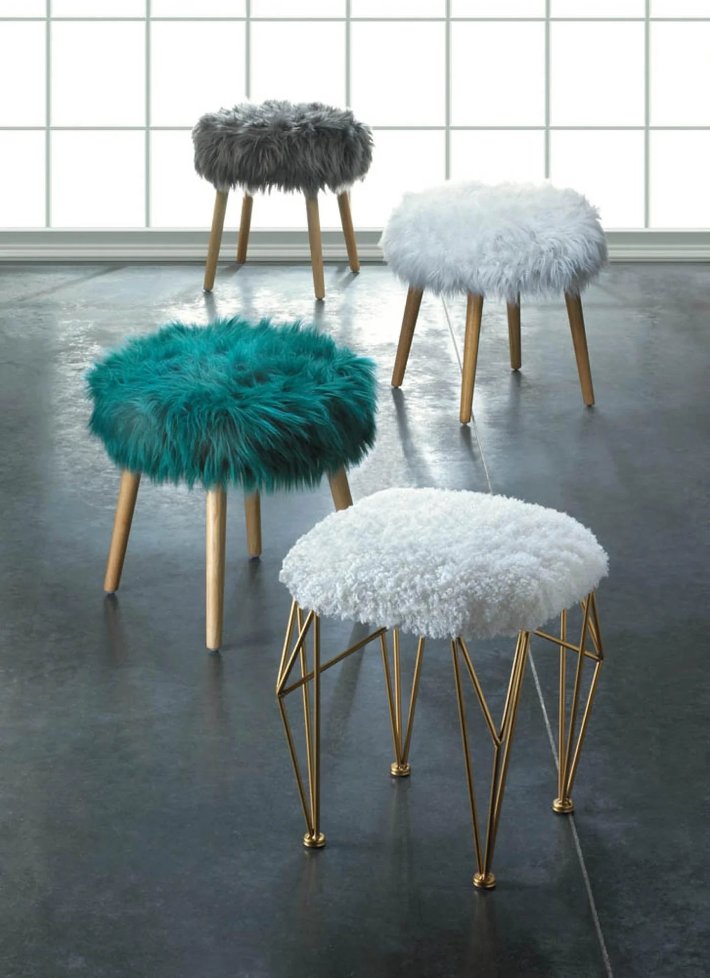 WHITE FAUX FUR STOOL