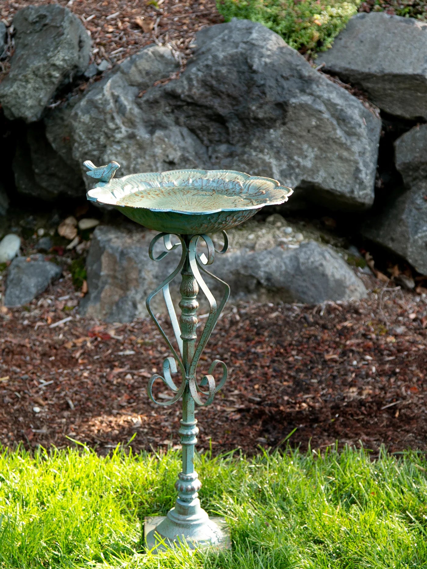 SPECKLED GREEN BIRDBATH