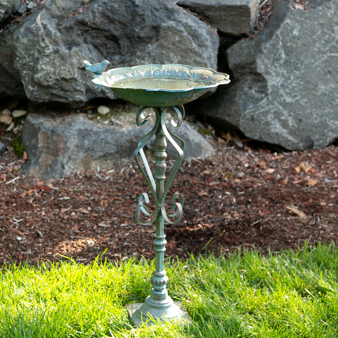 SPECKLED GREEN BIRDBATH