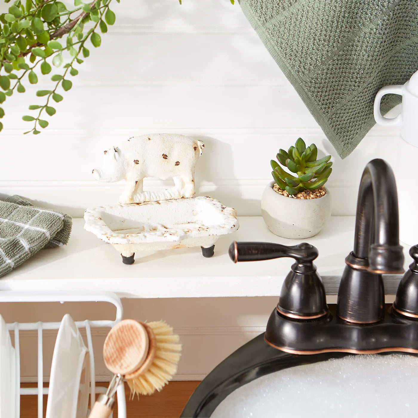 PIG CAST IRON SOAP DISH