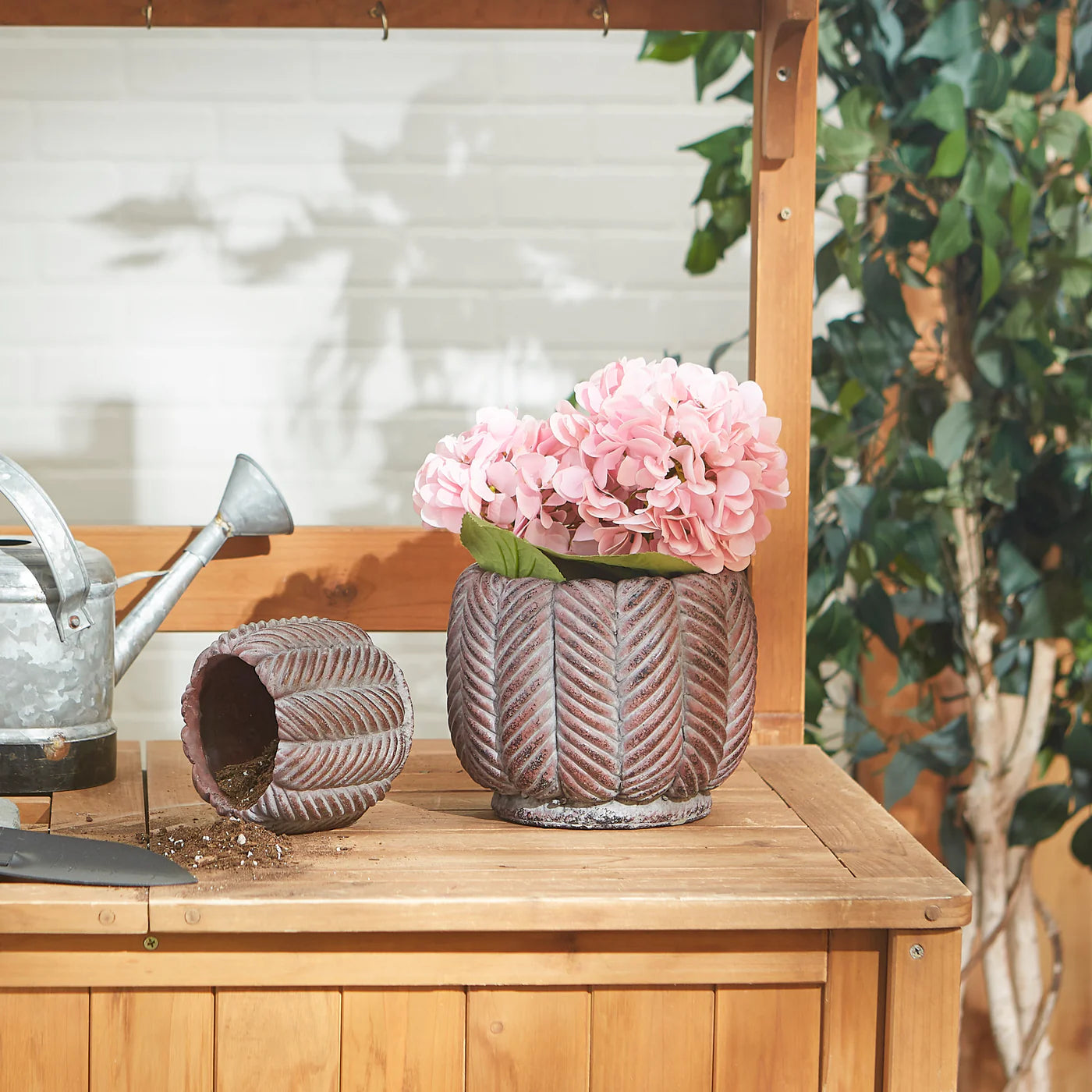 DECO LEAF CEMENT FLOWER POT SET/2